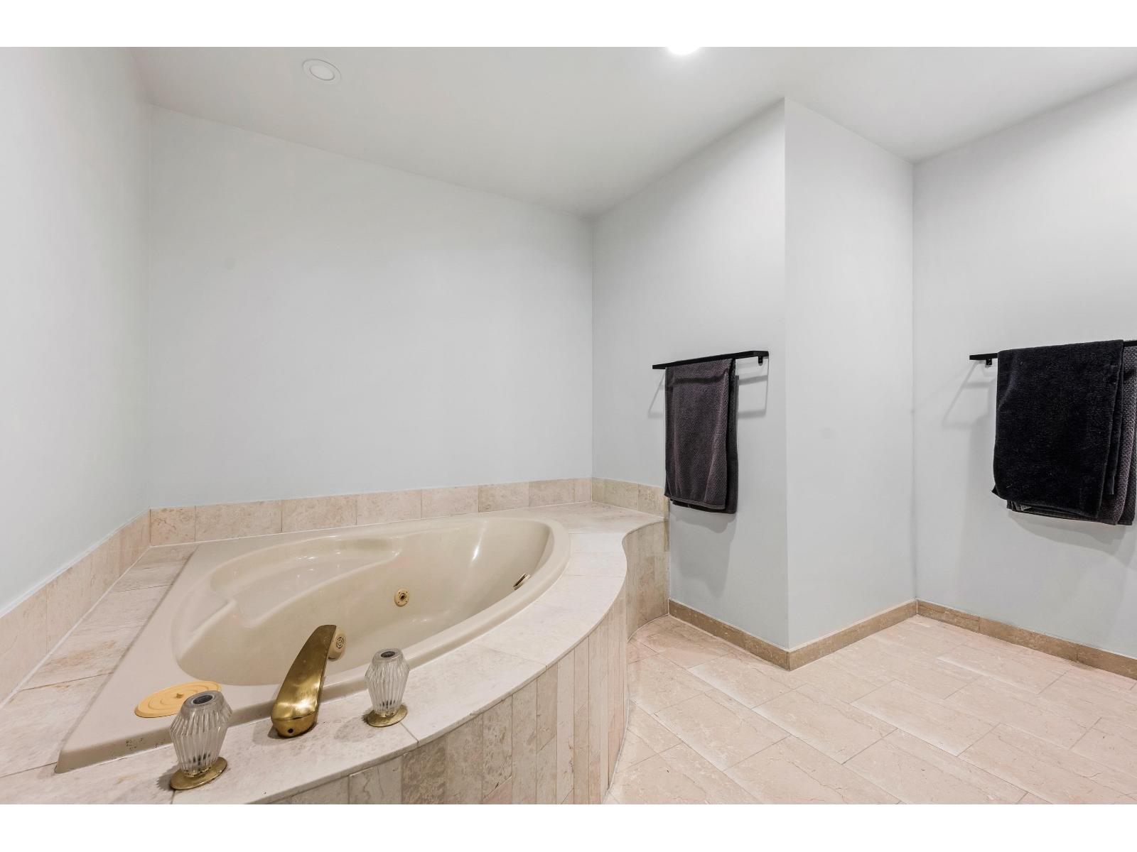 302 1250 Martin Street, White Rock, British Columbia  V4B 3W3 - Photo 31 - R3105305