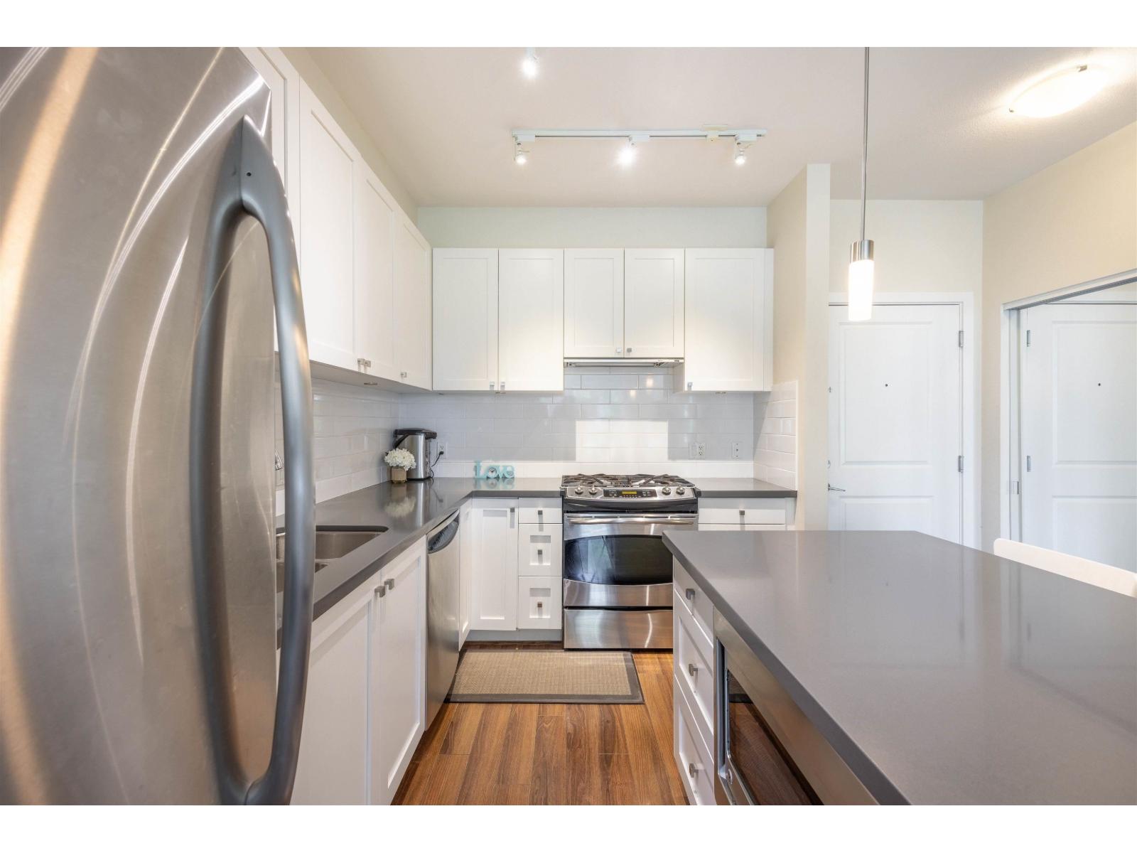 305 15850 26 Avenue Avenue, Surrey, British Columbia  V3Z 2N6 - Photo 1 - R3105768