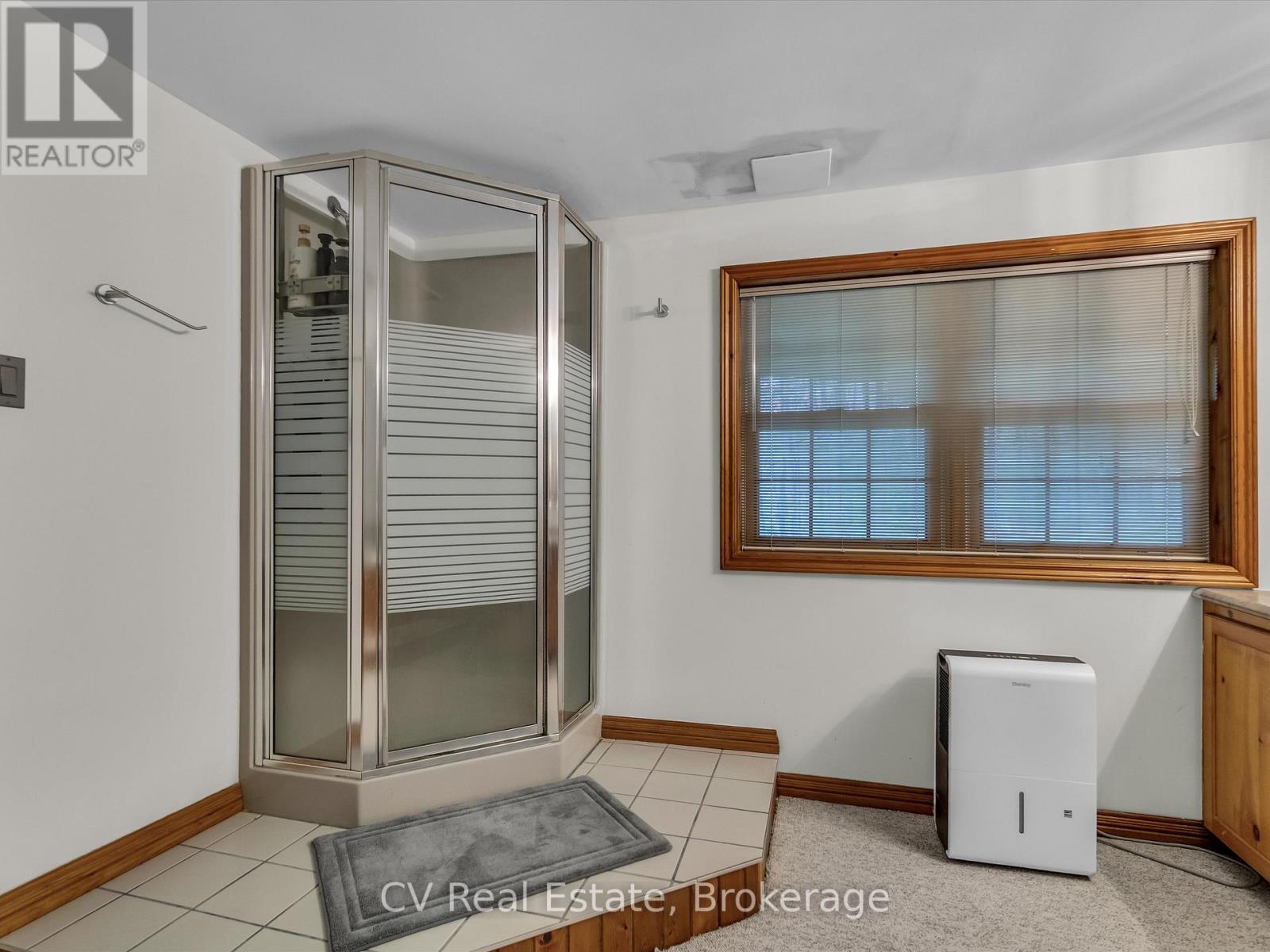 1040 Amelia Crescent, Gravenhurst, Ontario  P0E 1G0 - Photo 48 - X12944152