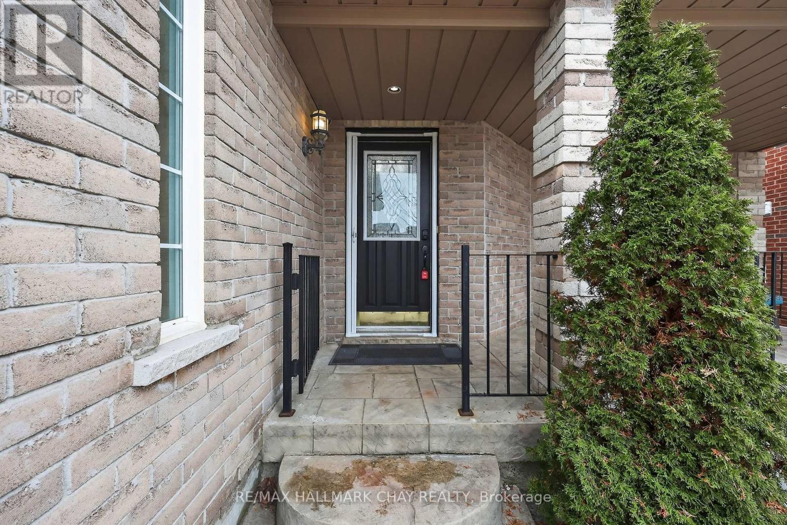 44 Sherwood Court, Barrie, Ontario  L4N 9V1 - Photo 3 - S12945672