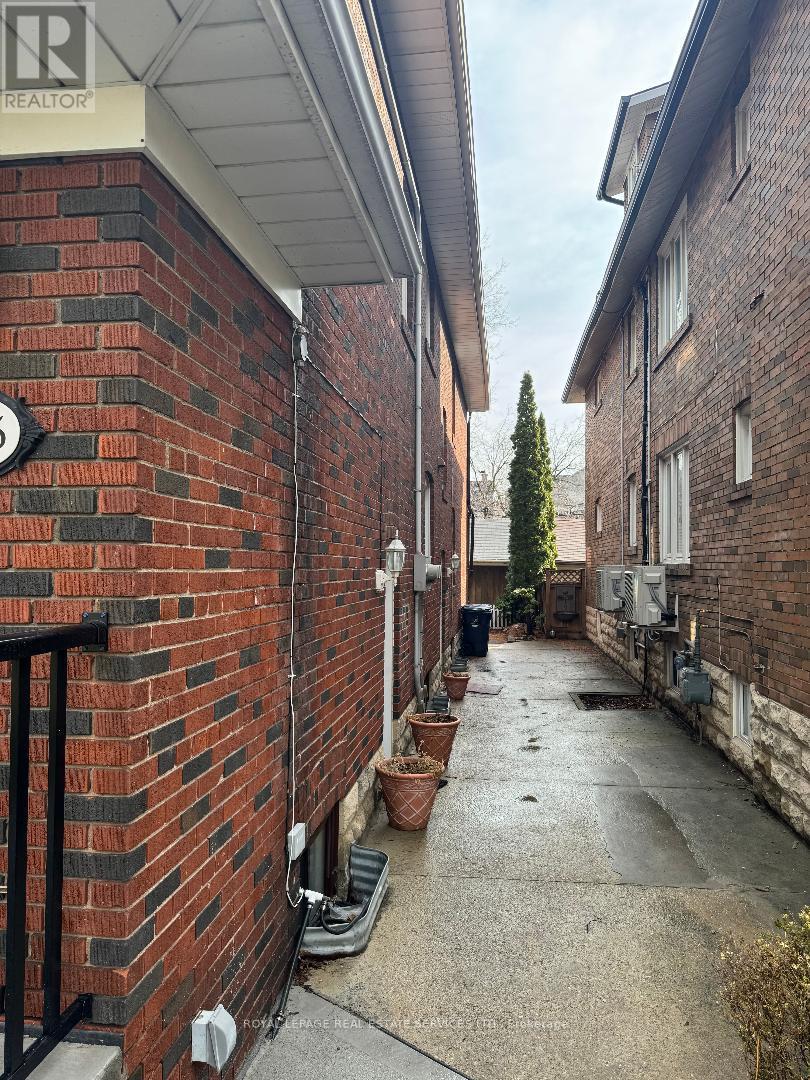 3rd Flr - 735 Avenue Road, Toronto, Ontario  M5P 2J9 - Photo 3 - C12942634