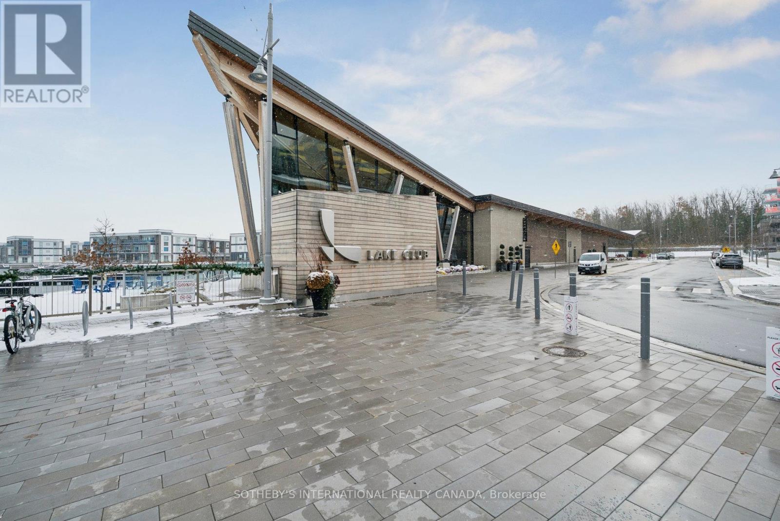 621 - 333 Sunseeker Avenue E, Innisfil, Ontario  L9S 0R6 - Photo 3 - N12941260