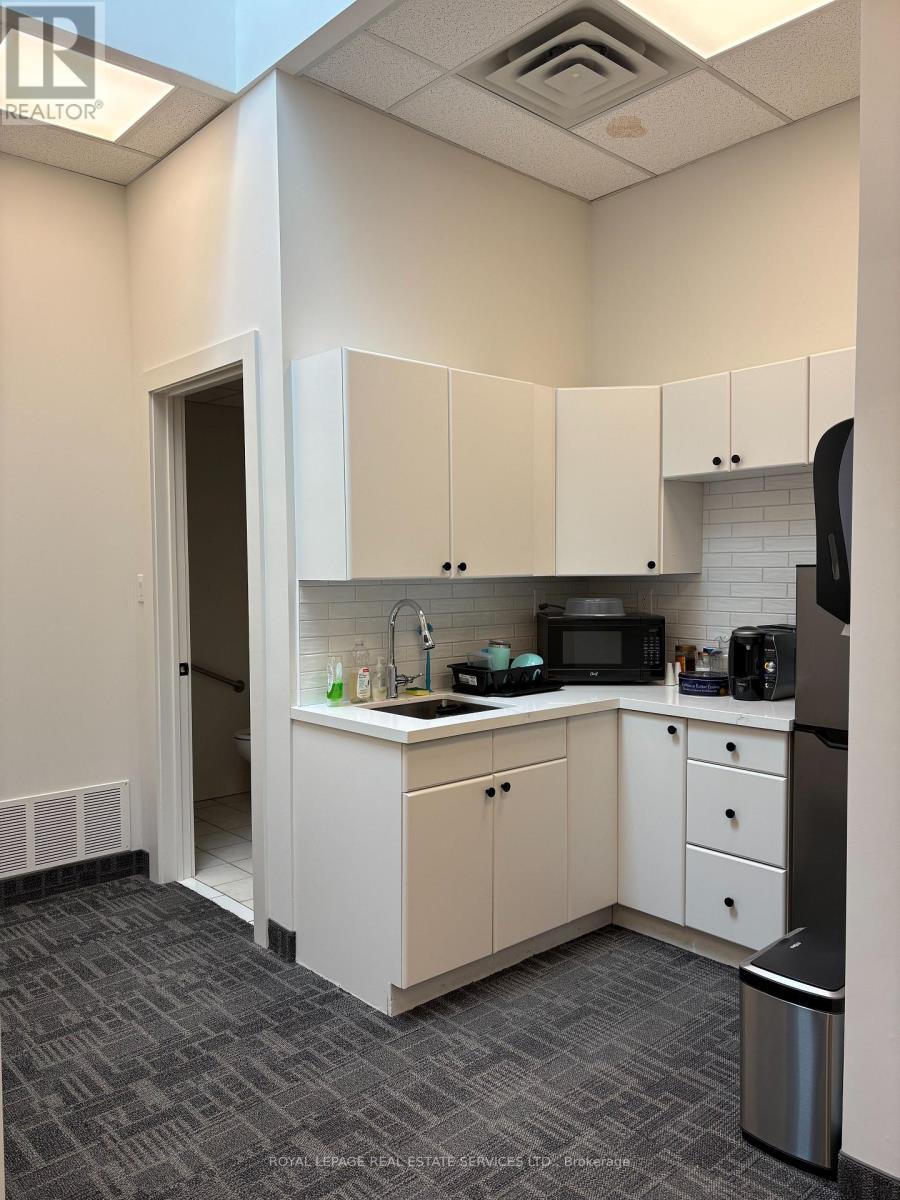 43 - 1200 Speers Road, Oakville, Ontario  L6L 2X4 - Photo 5 - W12941188