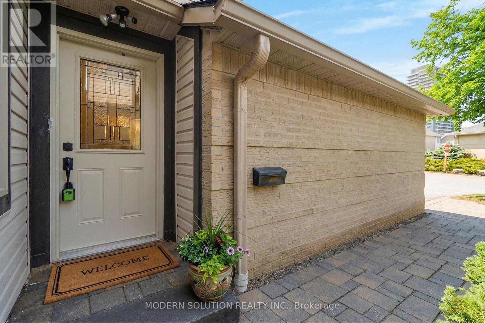 58 - 2275 Credit Valley Road, Mississauga, Ontario  L5M 4N5 - Photo 5 - W12945524