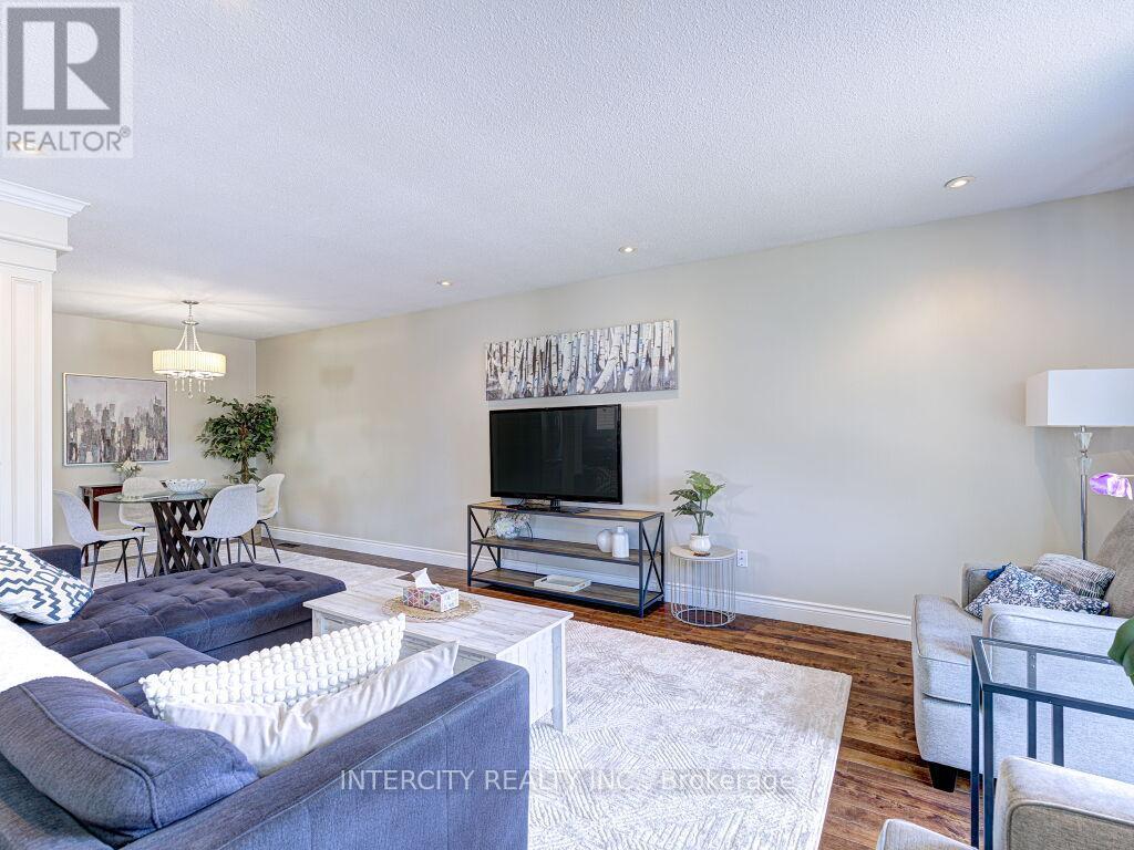 841 Coulson Avenue, Milton, Ontario  L9T 4K3 - Photo 5 - W12945572