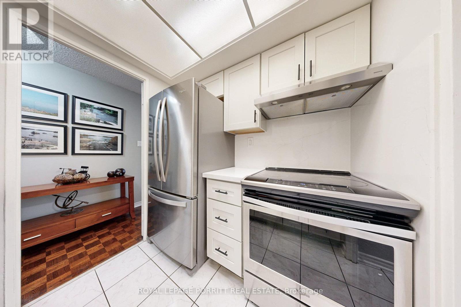 201 - 1535 Lakeshore Road E, Mississauga, Ontario  L5E 3E2 - Photo 14 - W12945586