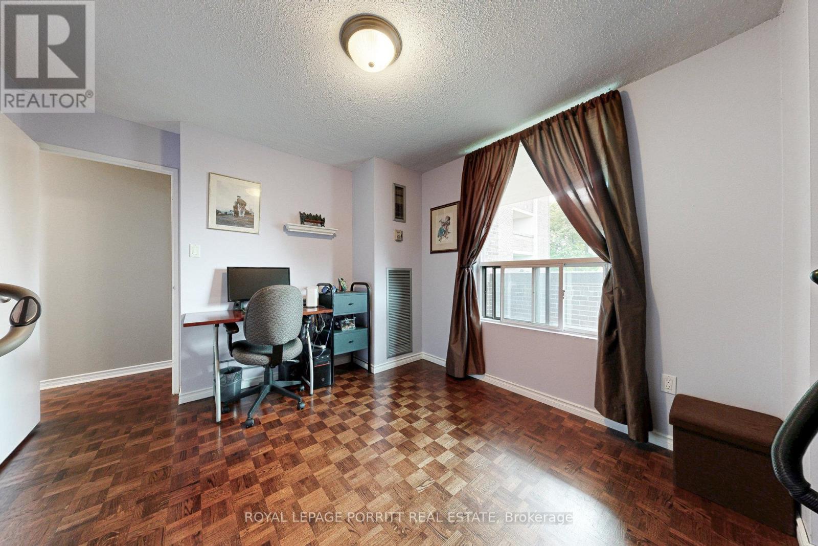 201 - 1535 Lakeshore Road E, Mississauga, Ontario  L5E 3E2 - Photo 22 - W12945586