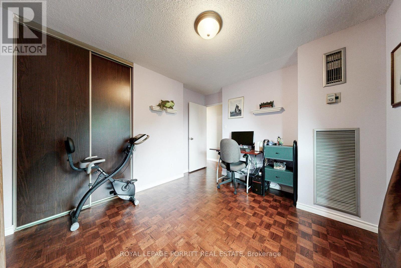 201 - 1535 Lakeshore Road E, Mississauga, Ontario  L5E 3E2 - Photo 23 - W12945586