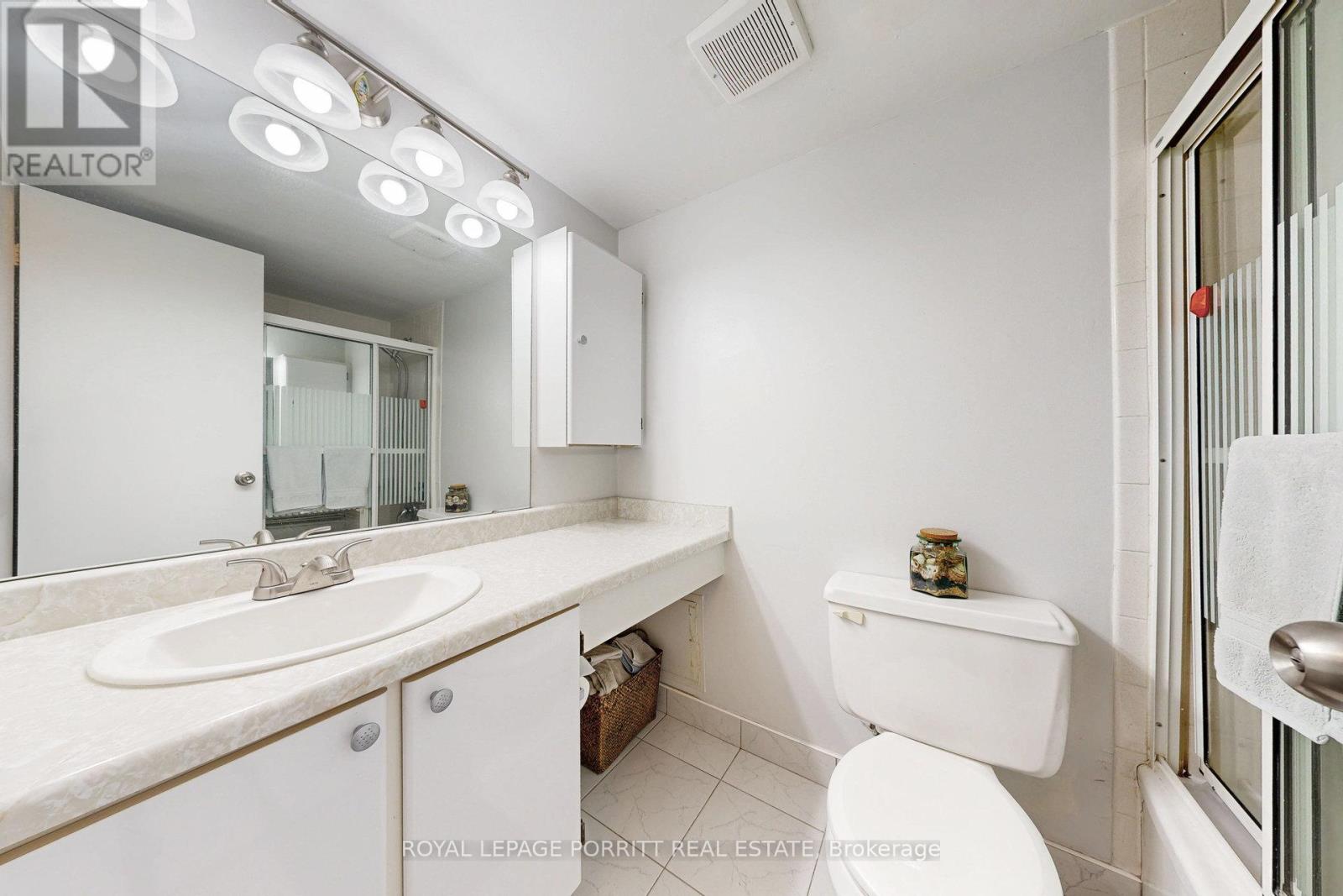 201 - 1535 Lakeshore Road E, Mississauga, Ontario  L5E 3E2 - Photo 26 - W12945586