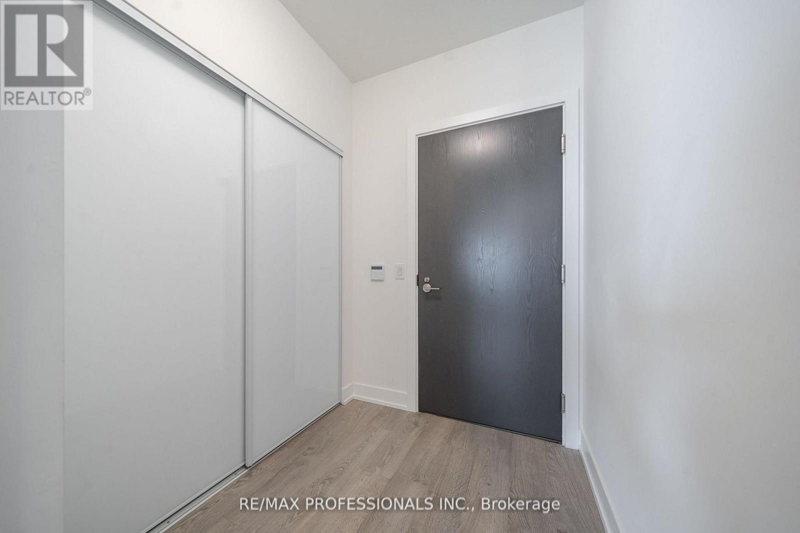 3536 - 5 Mabelle Avenue, Toronto, Ontario  M9A 0C8 - Photo 4 - W12945592