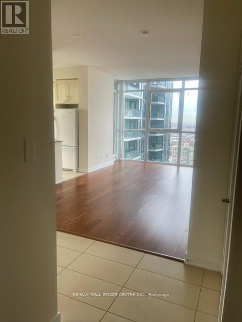 3207 - 4070 Confederation Parkway, Mississauga, Ontario  L5B 0E9 - Photo 4 - W12945594