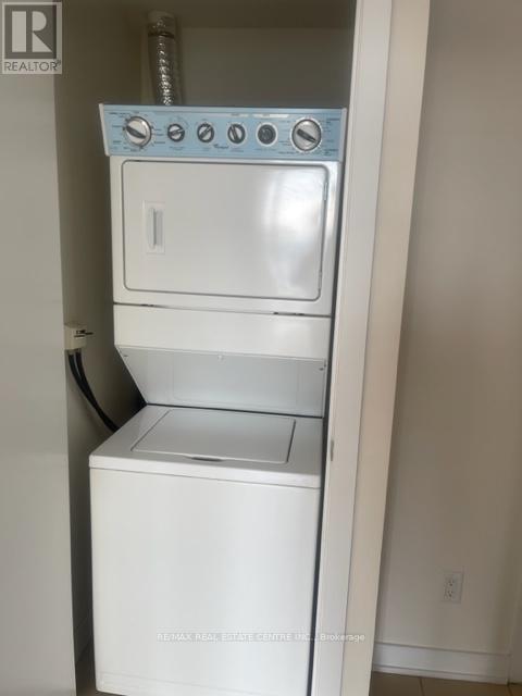 3207 - 4070 Confederation Parkway, Mississauga, Ontario  L5B 0E9 - Photo 6 - W12945594