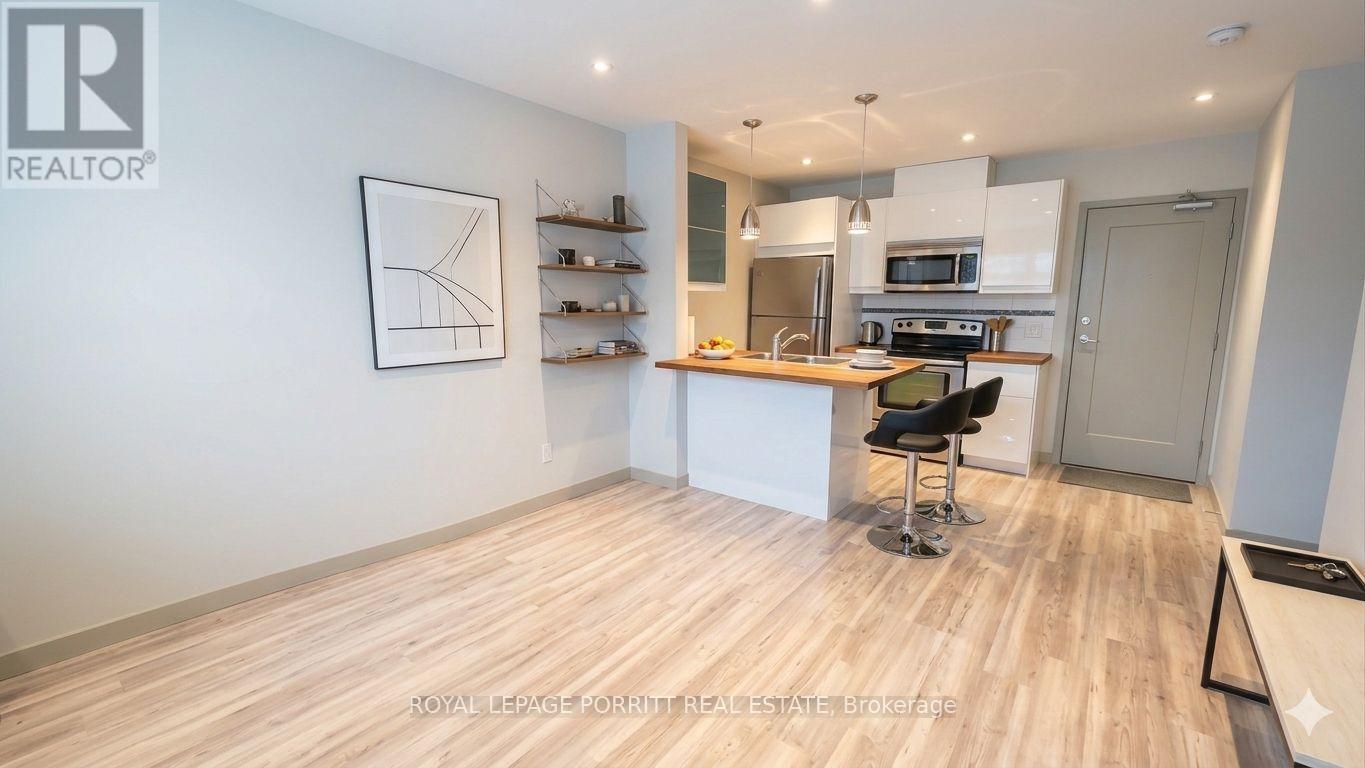 #2 - 3411 LAKESHORE BOULEVARD W, Toronto, Ontario