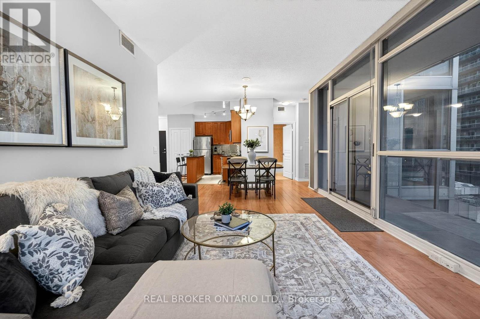 908 - 225 Webb Drive, Mississauga, Ontario  L5B 4P2 - Photo 13 - W12945654