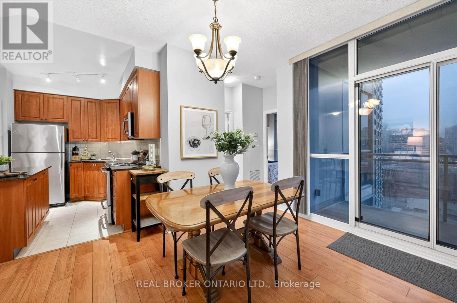 908 - 225 Webb Drive, Mississauga, Ontario  L5B 4P2 - Photo 18 - W12945654