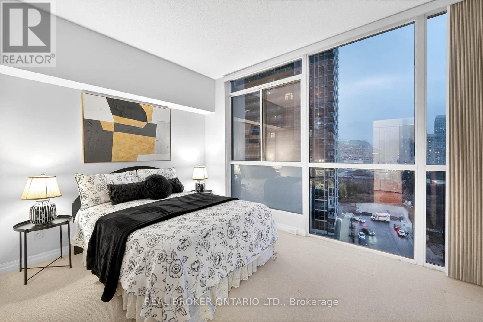 908 - 225 Webb Drive, Mississauga, Ontario  L5B 4P2 - Photo 27 - W12945654