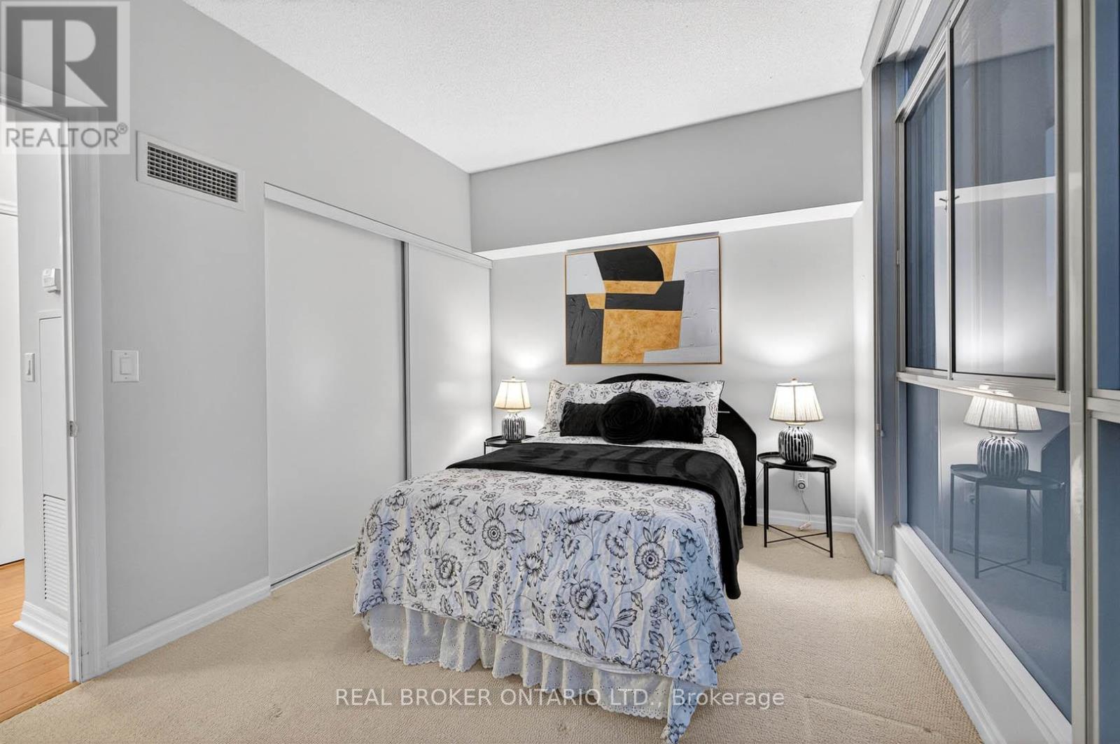 908 - 225 Webb Drive, Mississauga, Ontario  L5B 4P2 - Photo 28 - W12945654