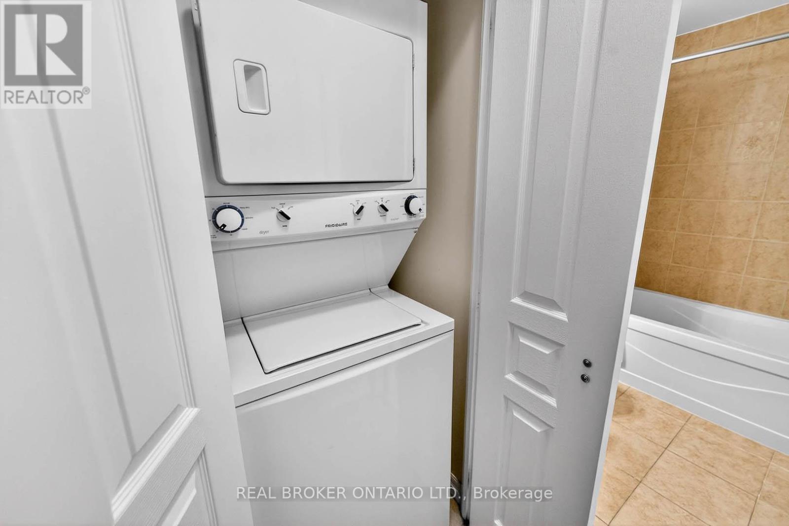 908 - 225 Webb Drive, Mississauga, Ontario  L5B 4P2 - Photo 31 - W12945654