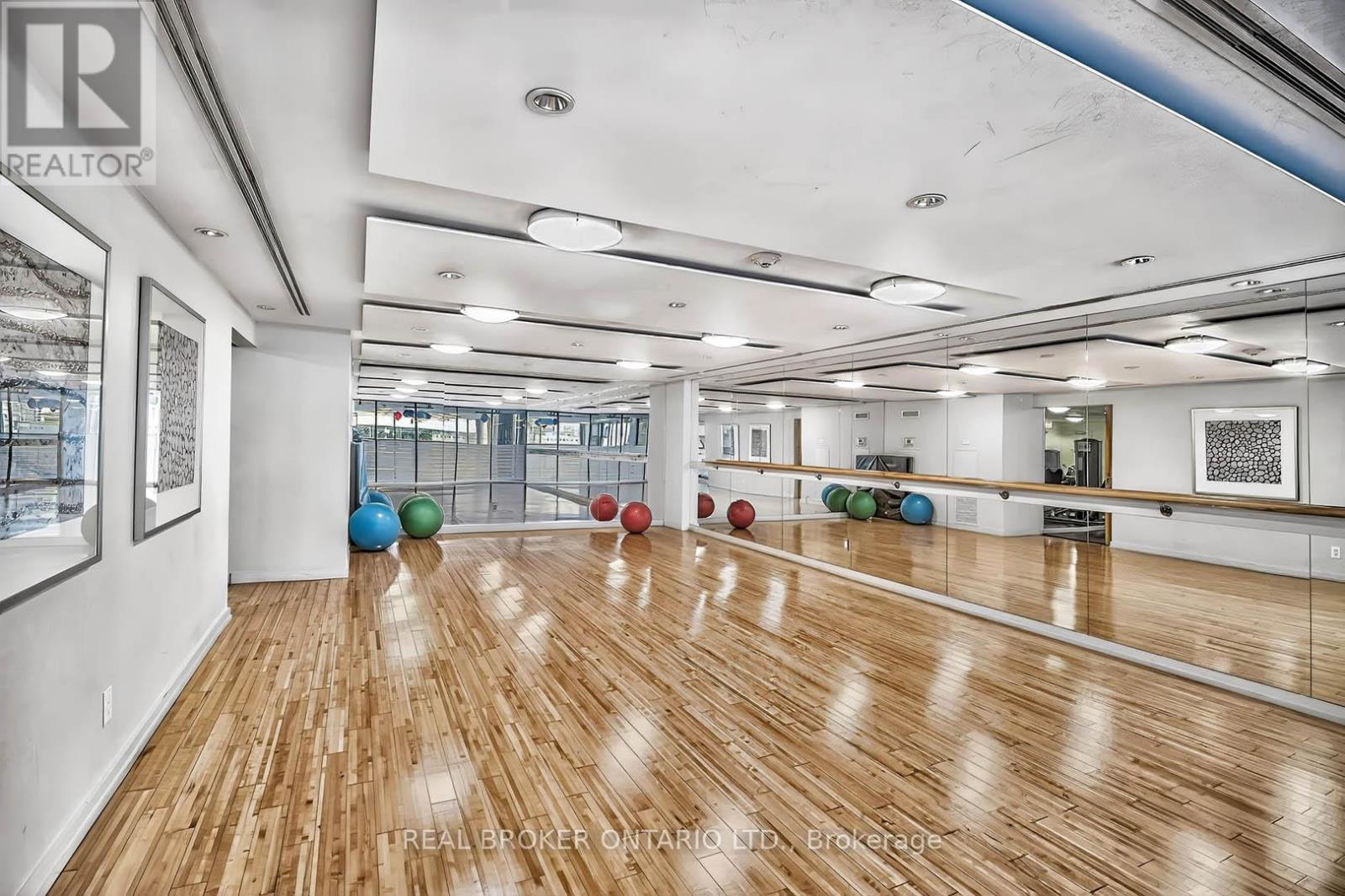 908 - 225 Webb Drive, Mississauga, Ontario  L5B 4P2 - Photo 38 - W12945654