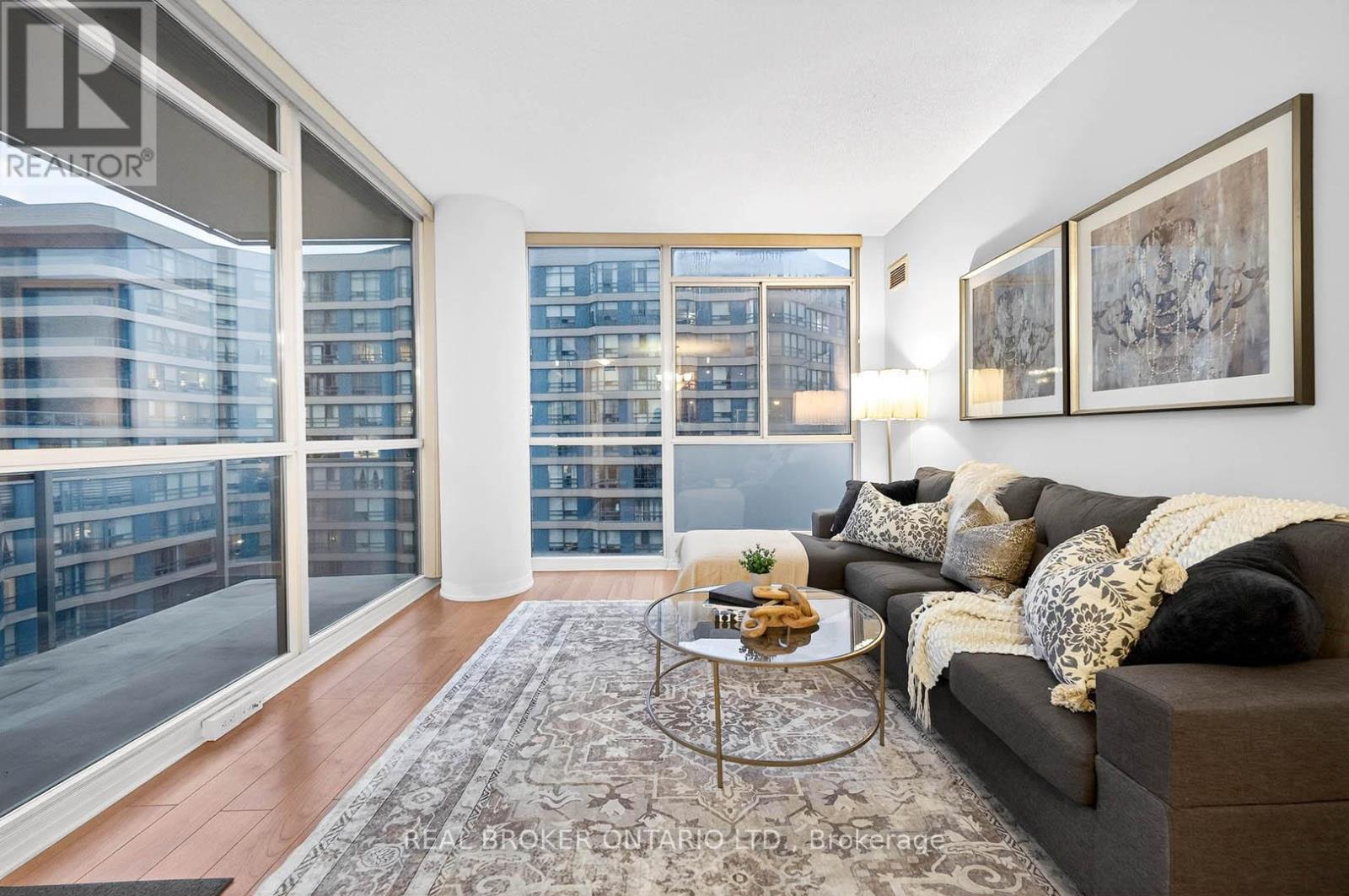 908 - 225 Webb Drive, Mississauga, Ontario  L5B 4P2 - Photo 8 - W12945654