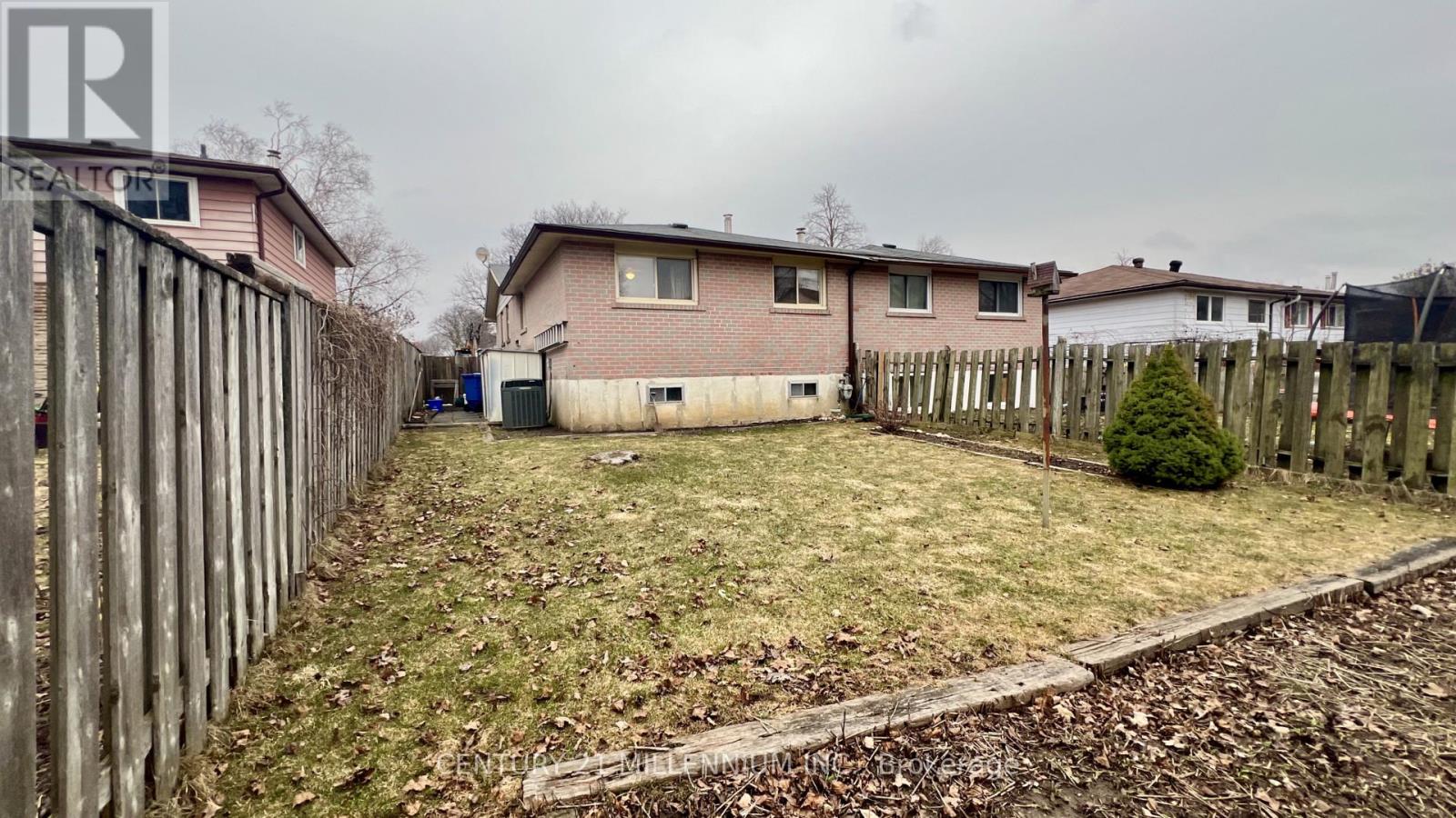 68 Burbank Crescent, Orangeville, Ontario  L9W 3E7 - Photo 3 - W12945742