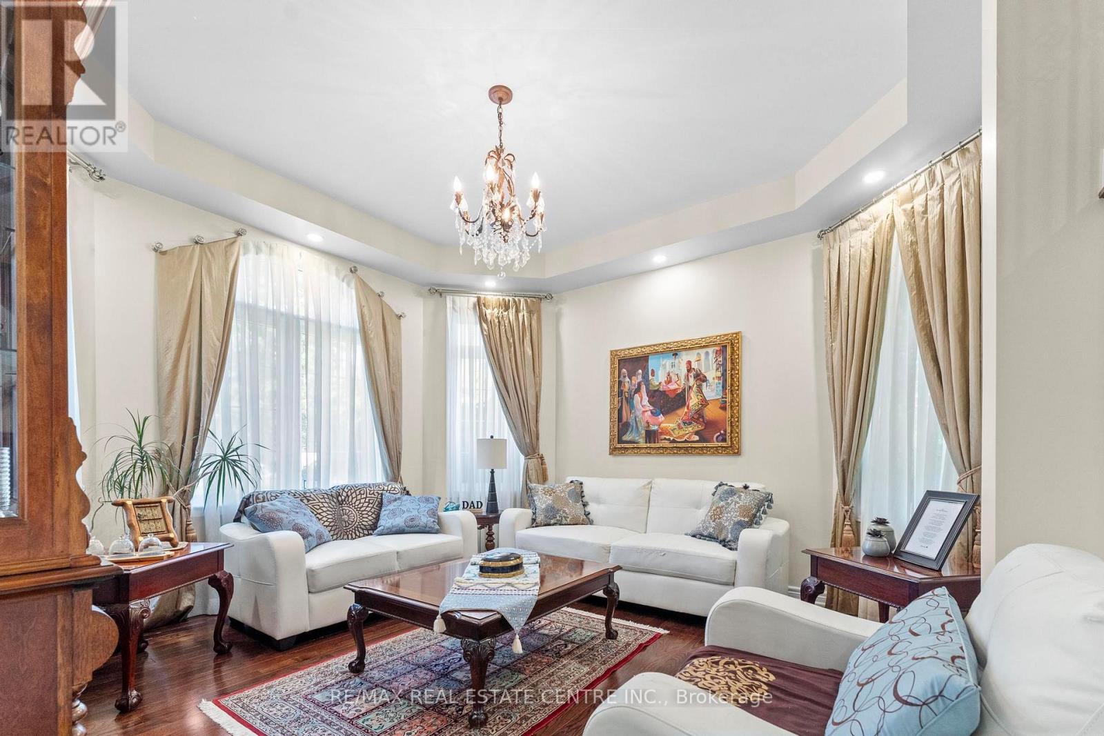 2454 Springforest Drive, Oakville, Ontario  L6M 0A1 - Photo 12 - W12945754