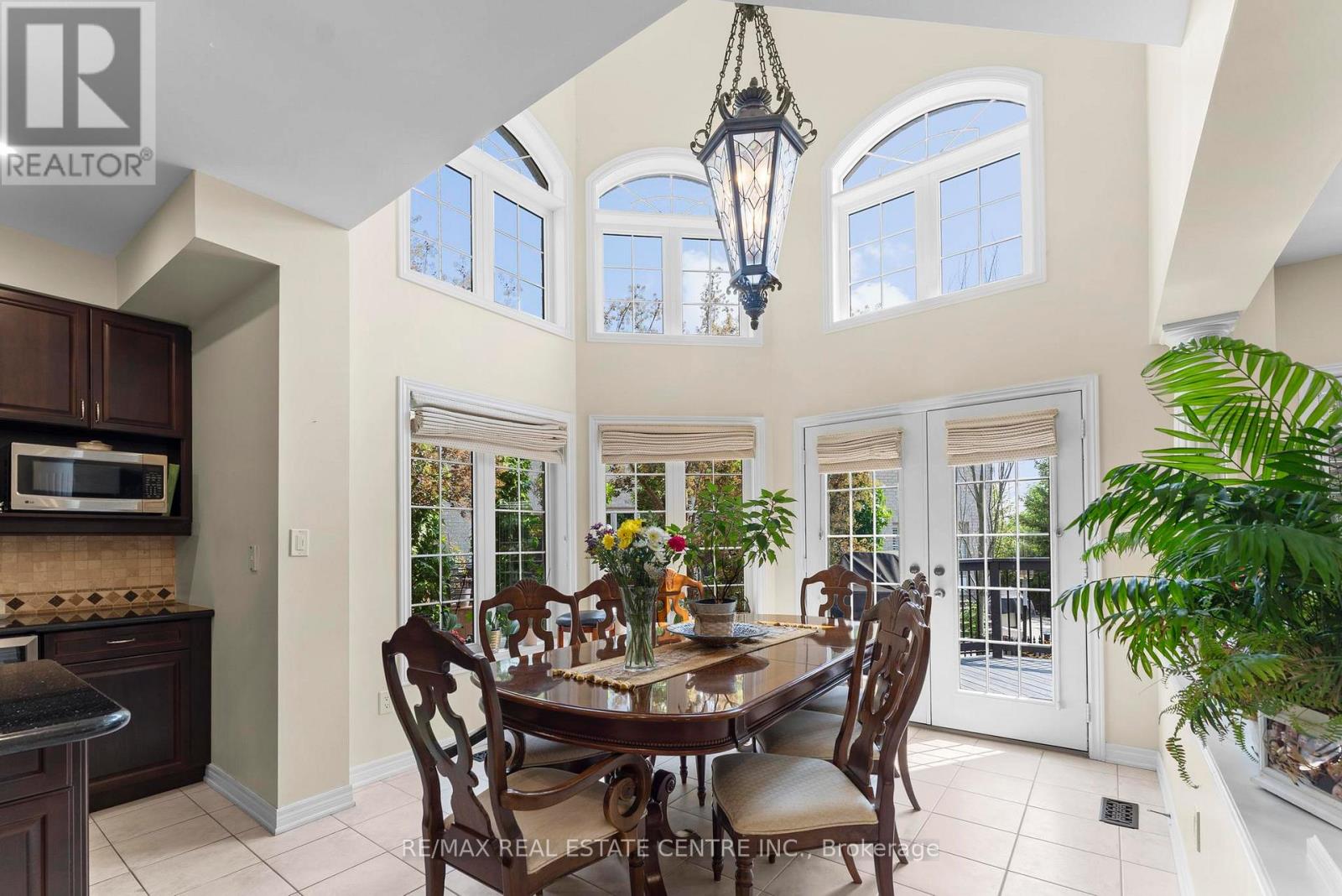 2454 Springforest Drive, Oakville, Ontario  L6M 0A1 - Photo 21 - W12945754