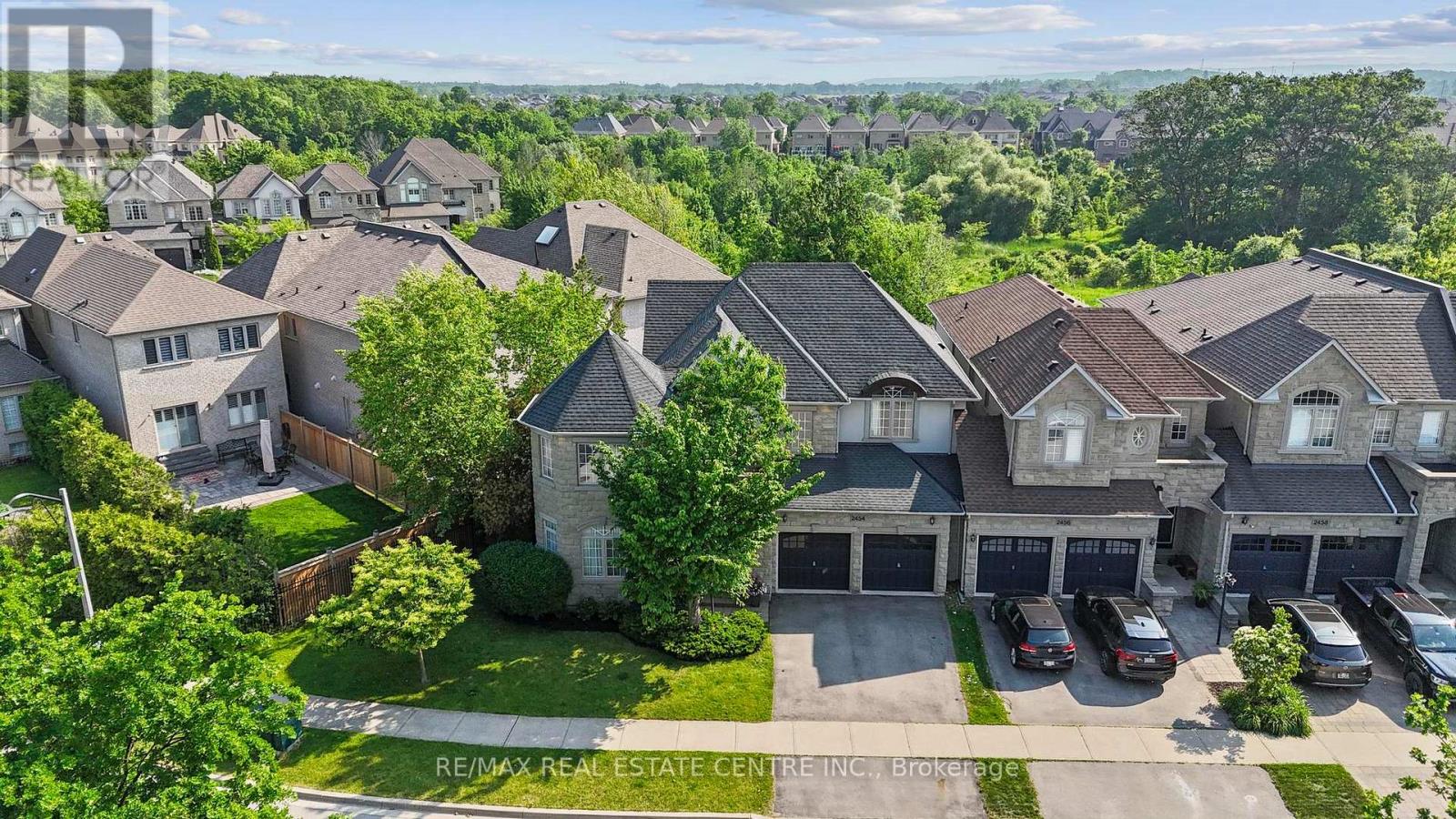 2454 Springforest Drive, Oakville, Ontario  L6M 0A1 - Photo 7 - W12945754