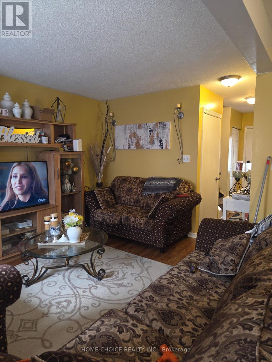 59 - 59 Craigleigh Crescent, Brampton, Ontario  L6T 2E3 - Photo 4 - W12945778