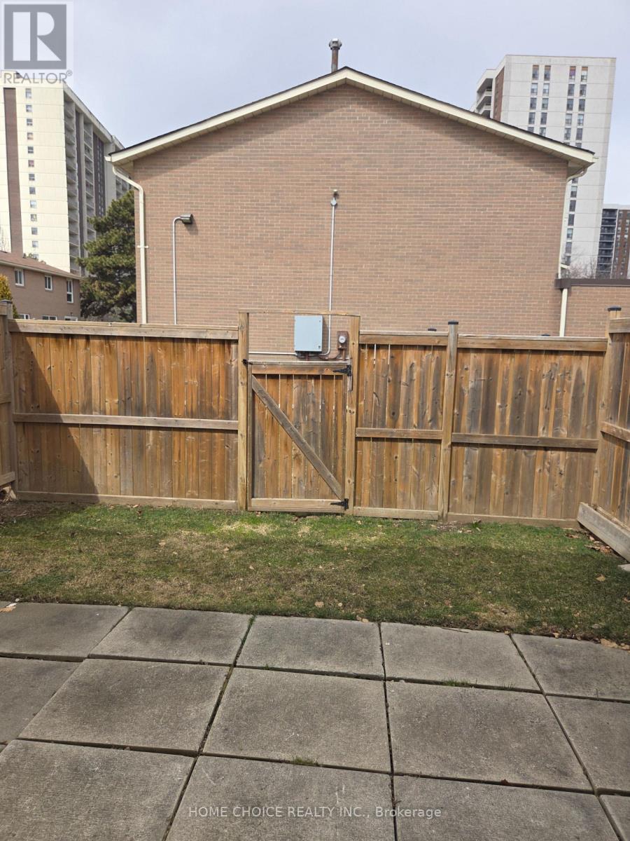 59 - 59 Craigleigh Crescent, Brampton, Ontario  L6T 2E3 - Photo 9 - W12945778