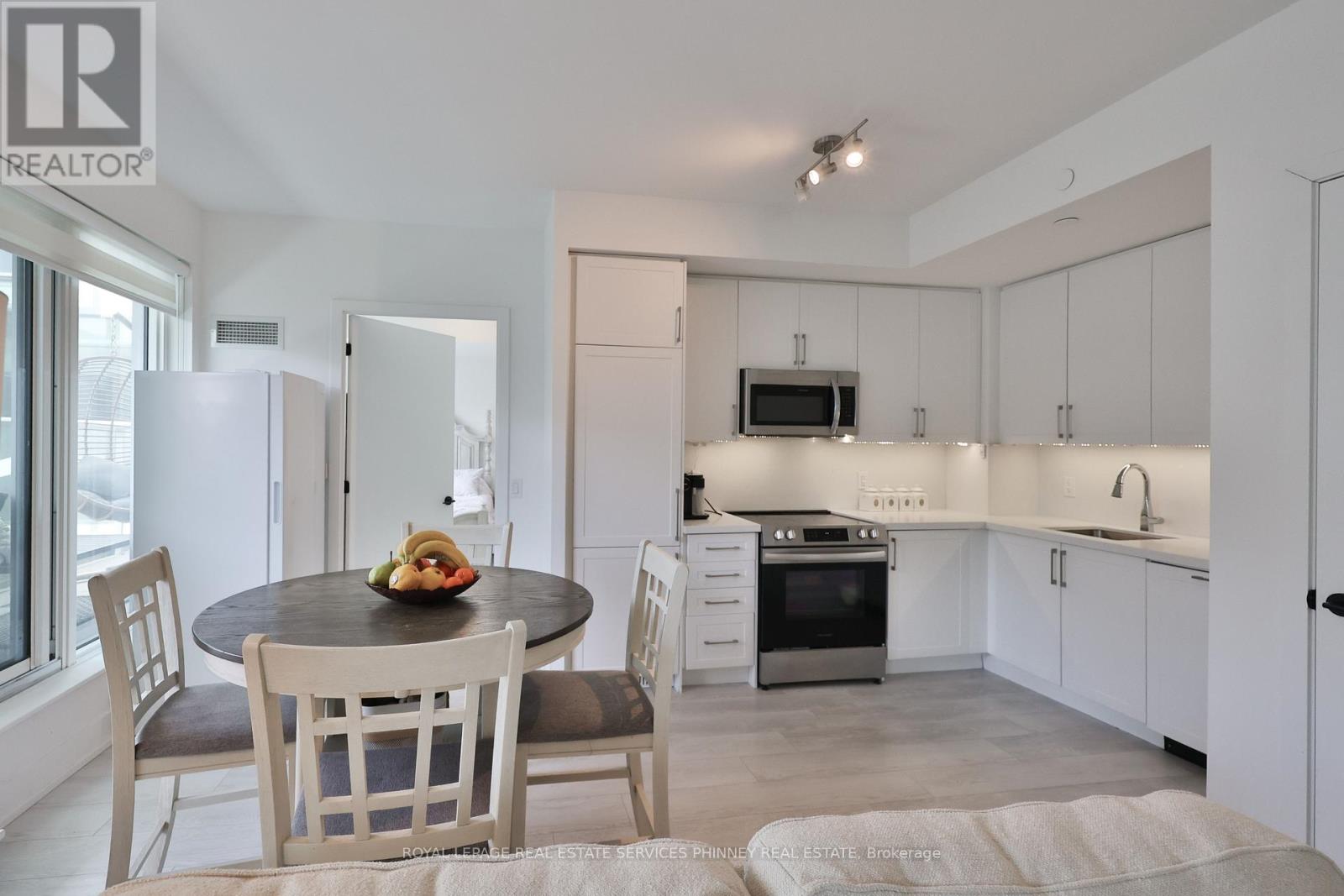 716 - 2450 Old Bronte Road, Oakville, Ontario  L6M 4J2 - Photo 3 - W12945802