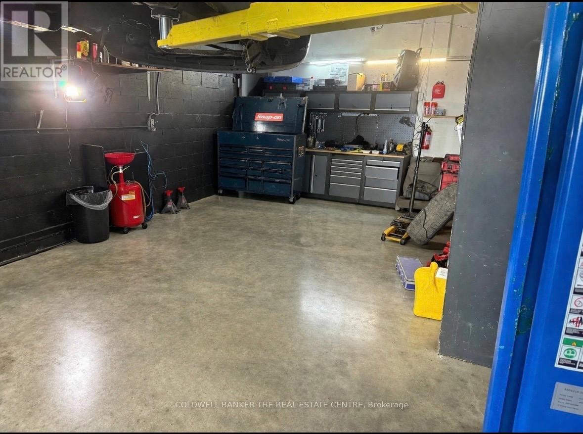 45 Iron Street, Toronto, Ontario  M9W 1H1 - Photo 2 - W12945812