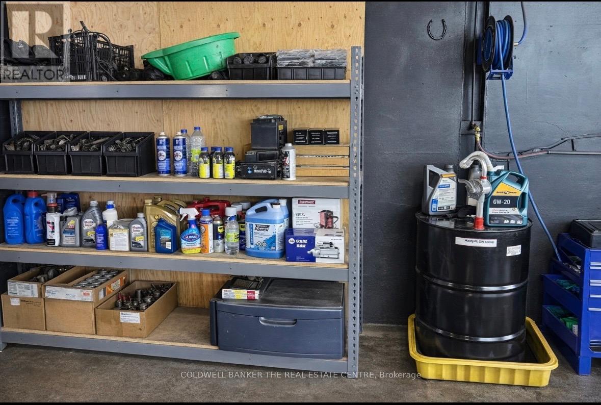 45 Iron Street, Toronto, Ontario  M9W 1H1 - Photo 4 - W12945812