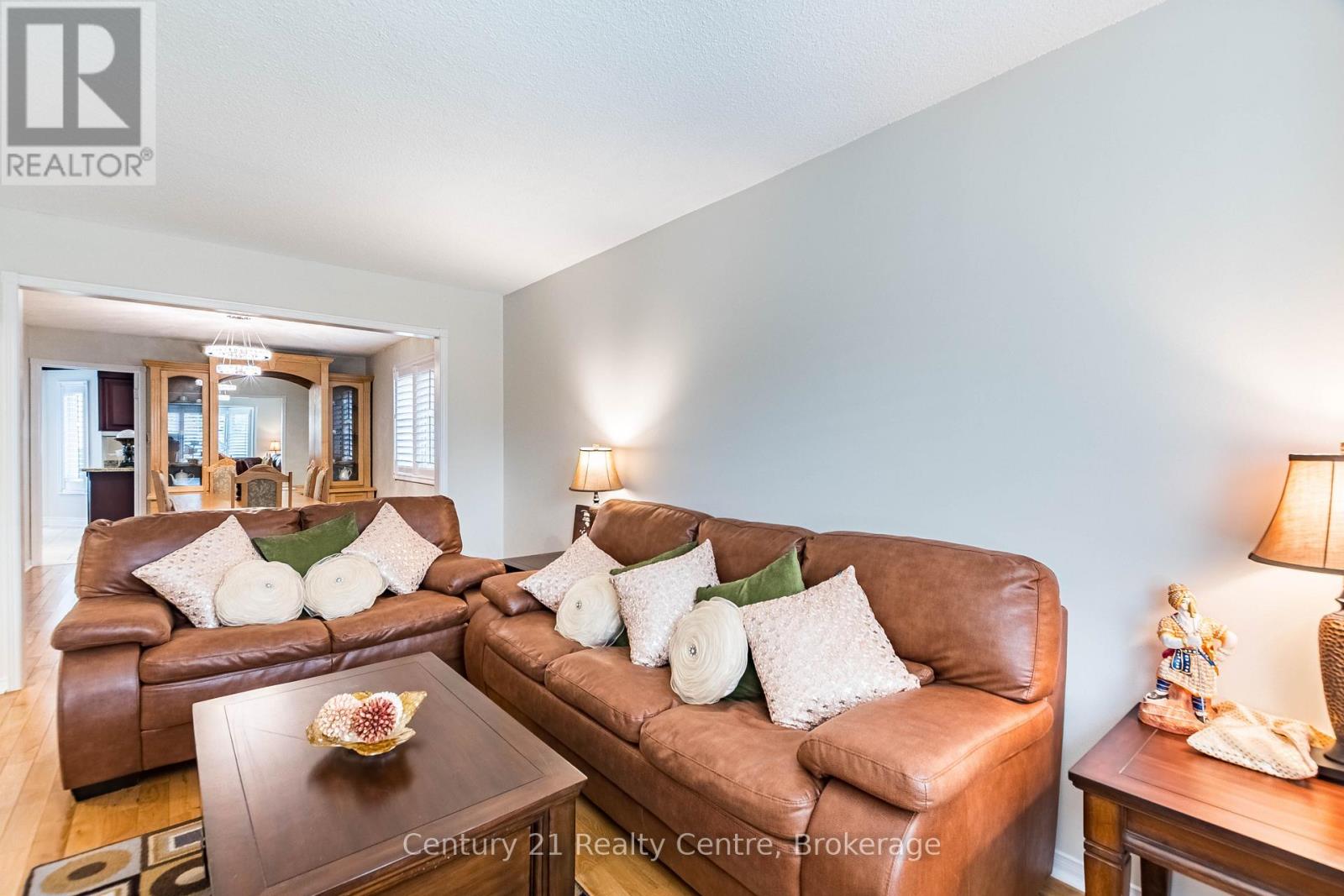 3349 Loyalist Drive, Mississauga, Ontario  L5L 5T9 - Photo 7 - W12945830