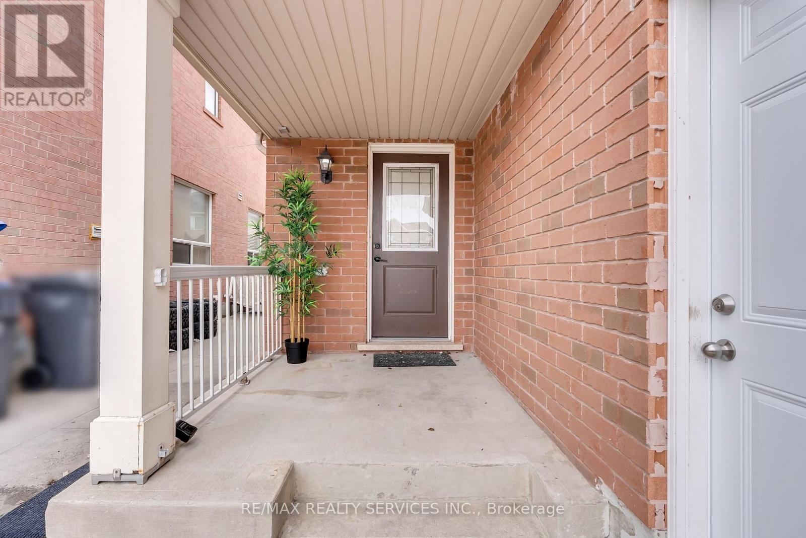 110 Dwyer Drive, Brampton, Ontario  L6S 0B4 - Photo 10 - W12945850
