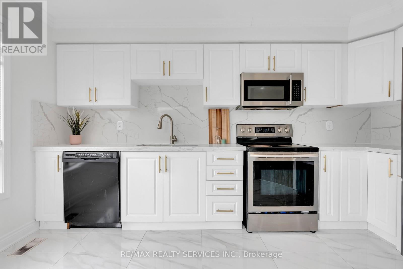 110 Dwyer Drive, Brampton, Ontario  L6S 0B4 - Photo 19 - W12945850