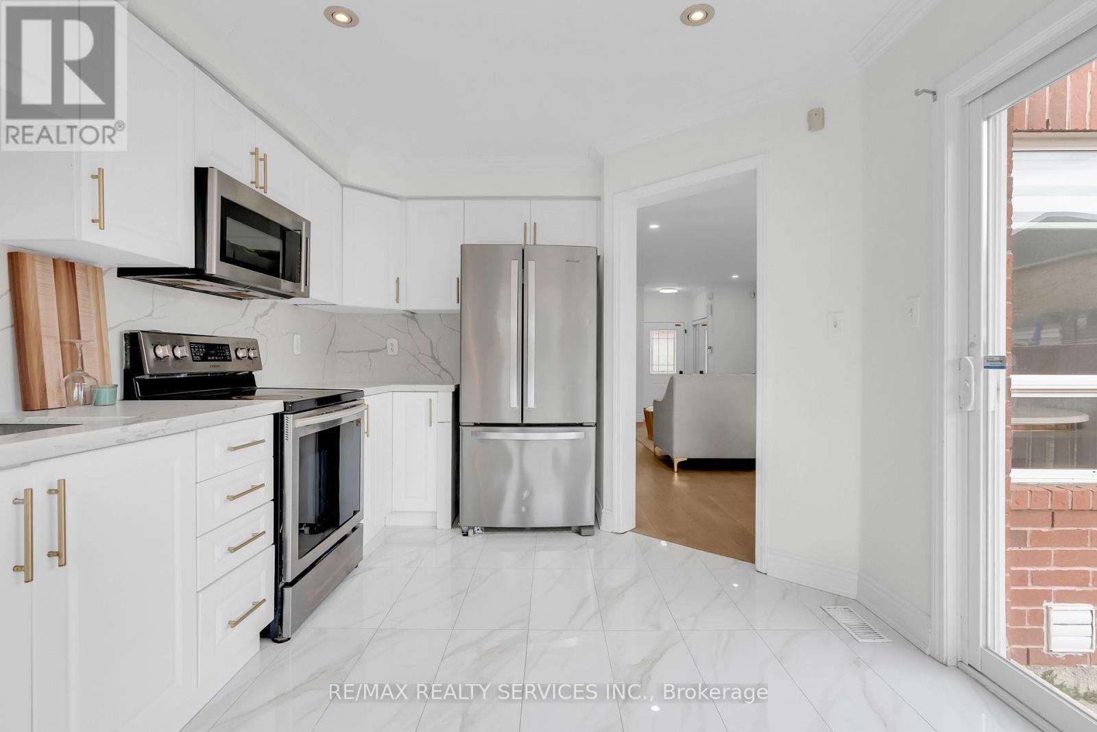 110 Dwyer Drive, Brampton, Ontario  L6S 0B4 - Photo 20 - W12945850