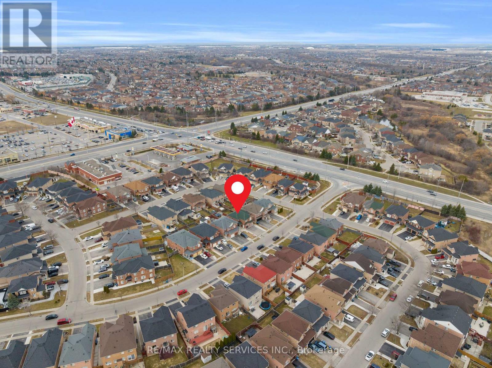 110 Dwyer Drive, Brampton, Ontario  L6S 0B4 - Photo 3 - W12945850