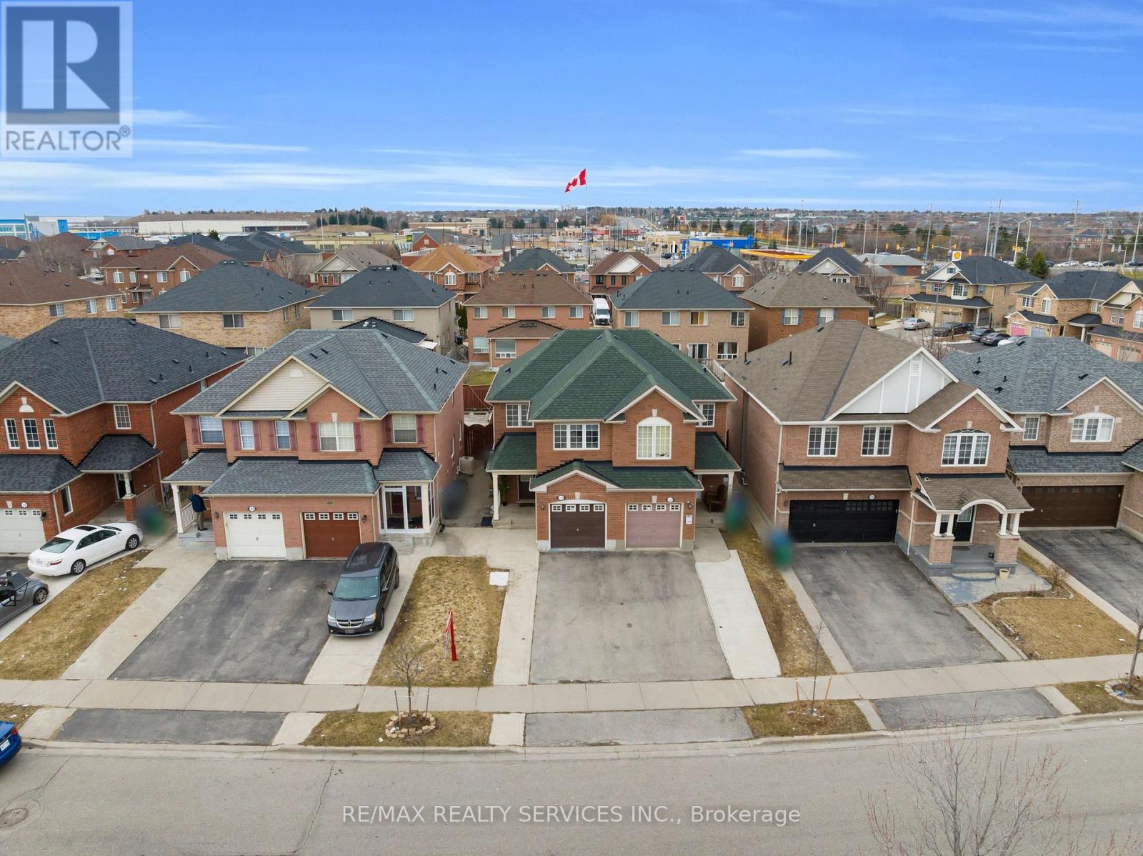 110 Dwyer Drive, Brampton, Ontario  L6S 0B4 - Photo 5 - W12945850