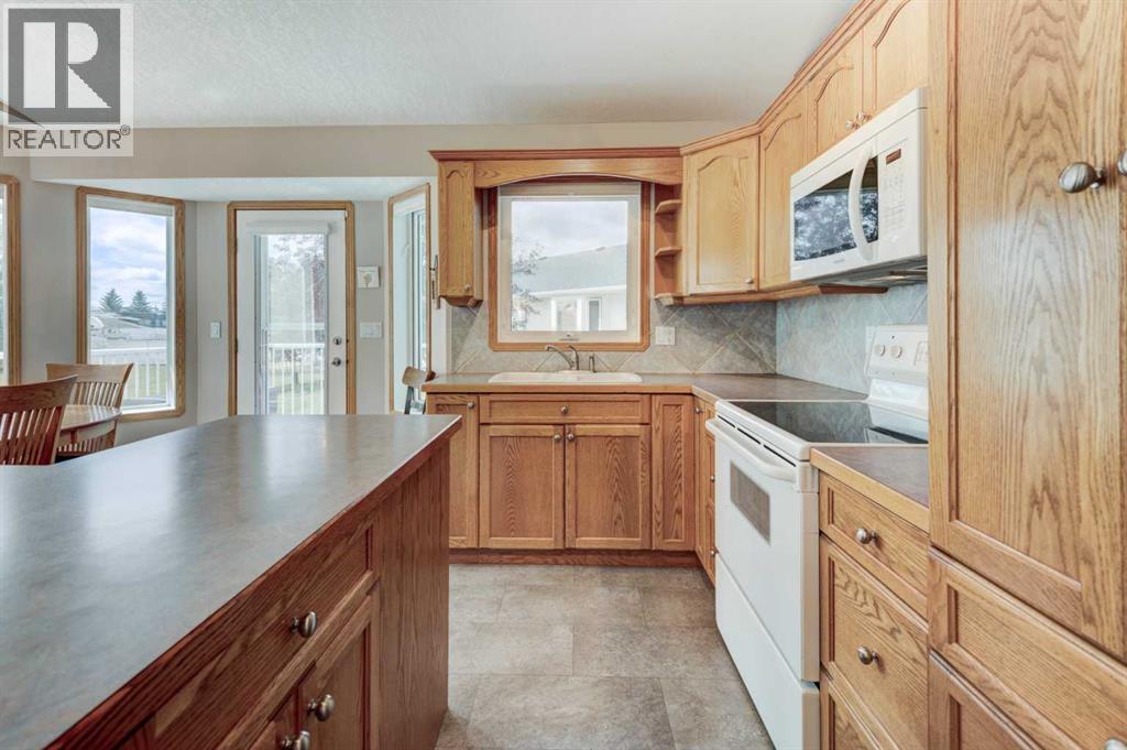 3 Strathmore Lakes Bay, Strathmore, Alberta  T1P 1L8 - Photo 8 - A2248842