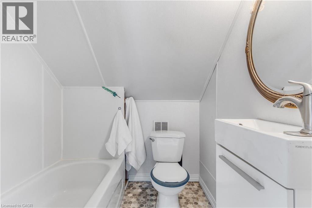 13 Devitt Avenue N, Waterloo, Ontario  N2J 3E7 - Photo 25 - 40814119