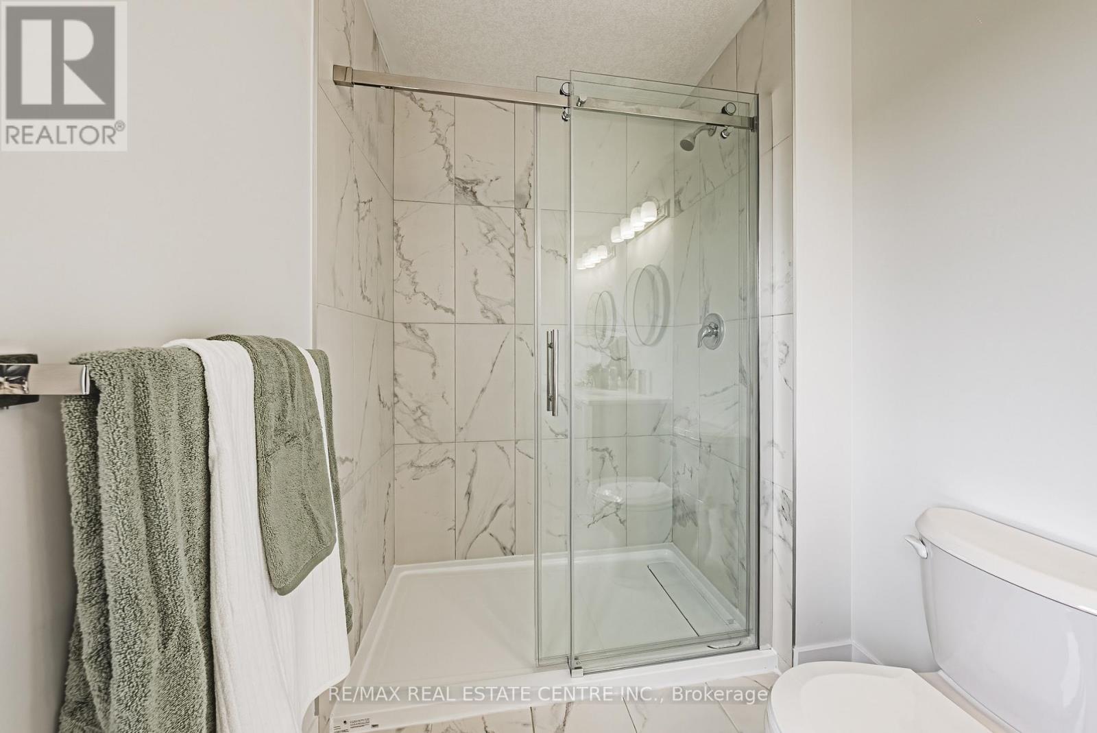 546 Benninger Drive, Kitchener, Ontario  N2E 0C9 - Photo 21 - X12945530