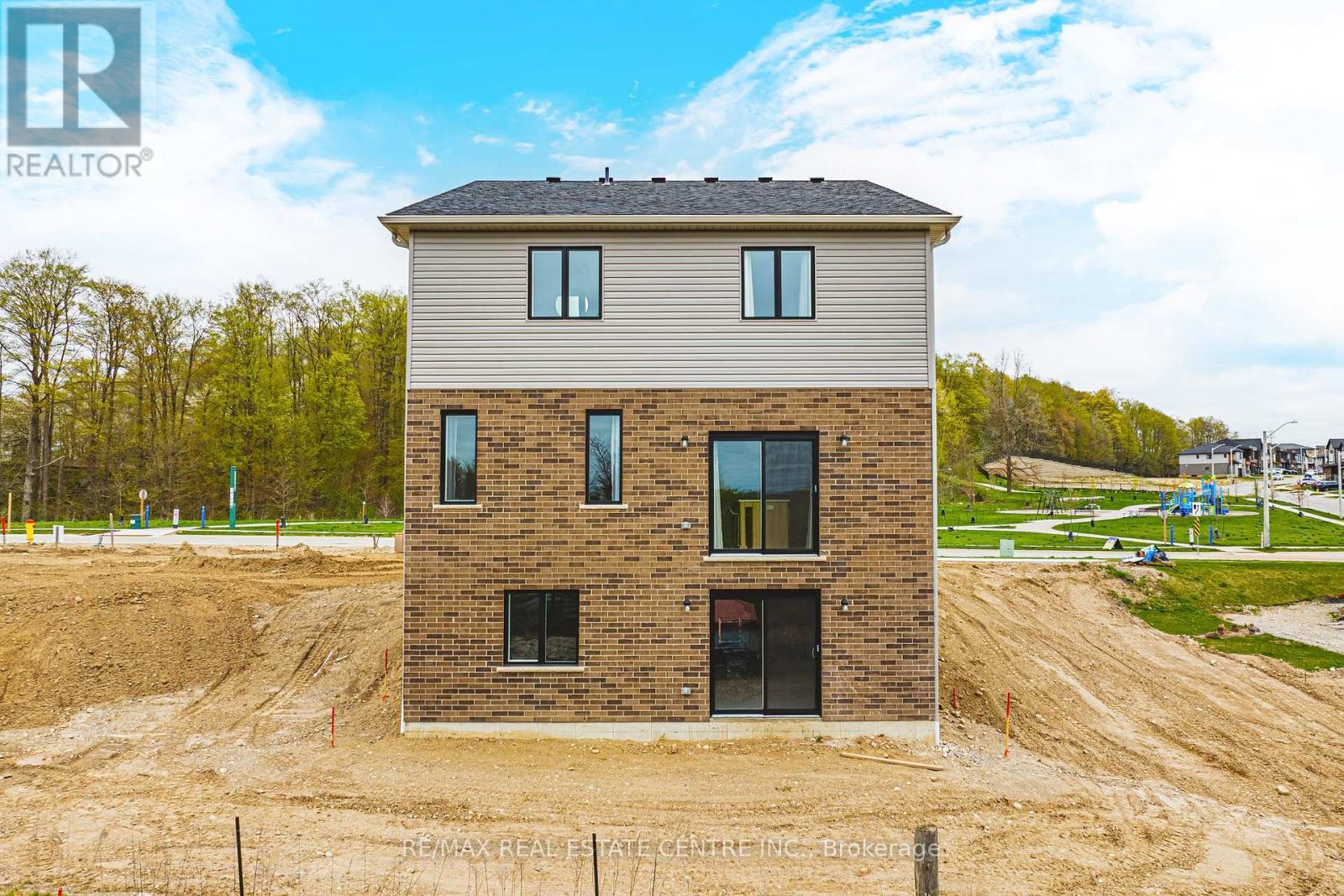 546 Benninger Drive, Kitchener, Ontario  N2E 0C9 - Photo 30 - X12945530