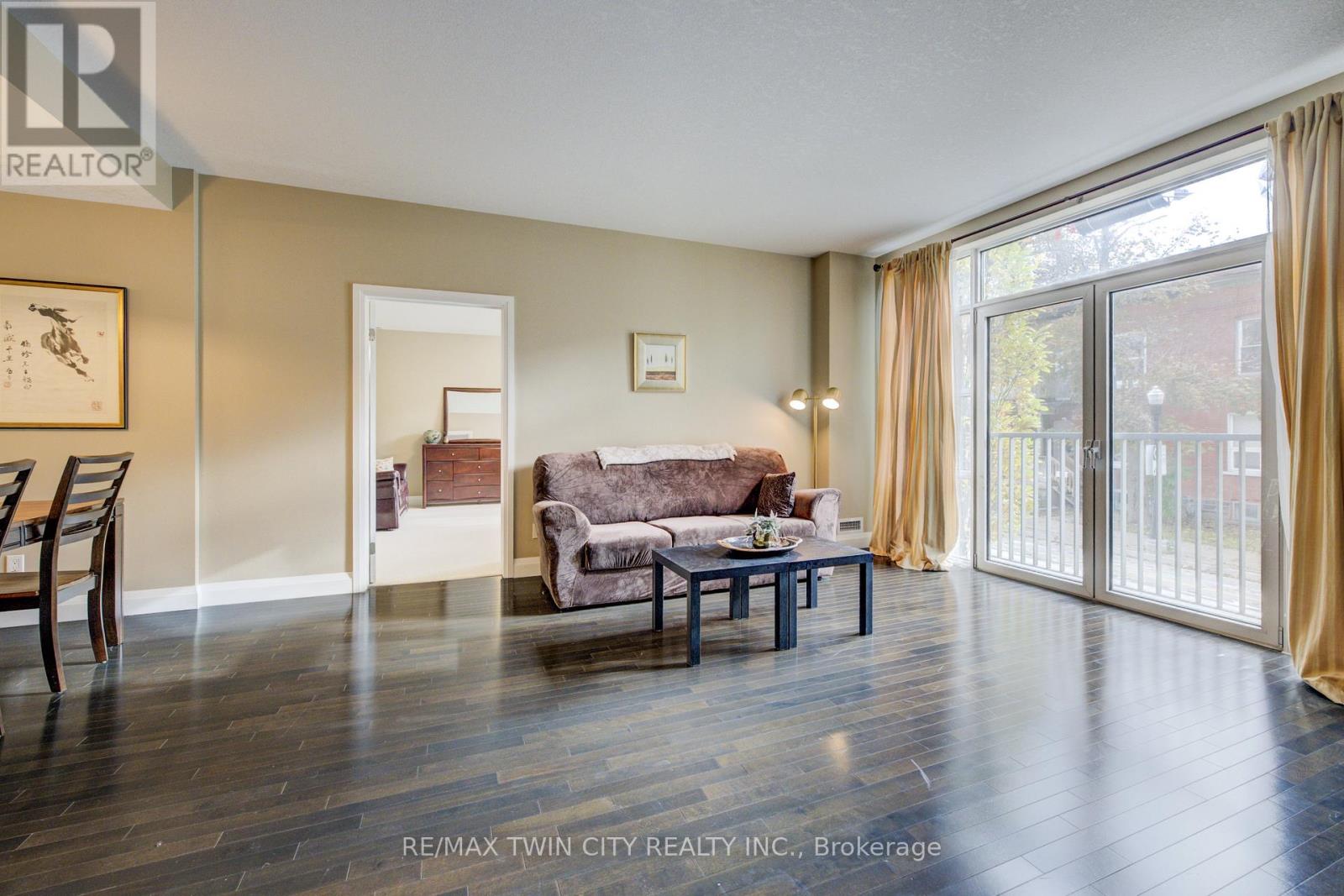 105 - 165 Duke Street E, Kitchener, Ontario  N2H 6T8 - Photo 10 - X12945556