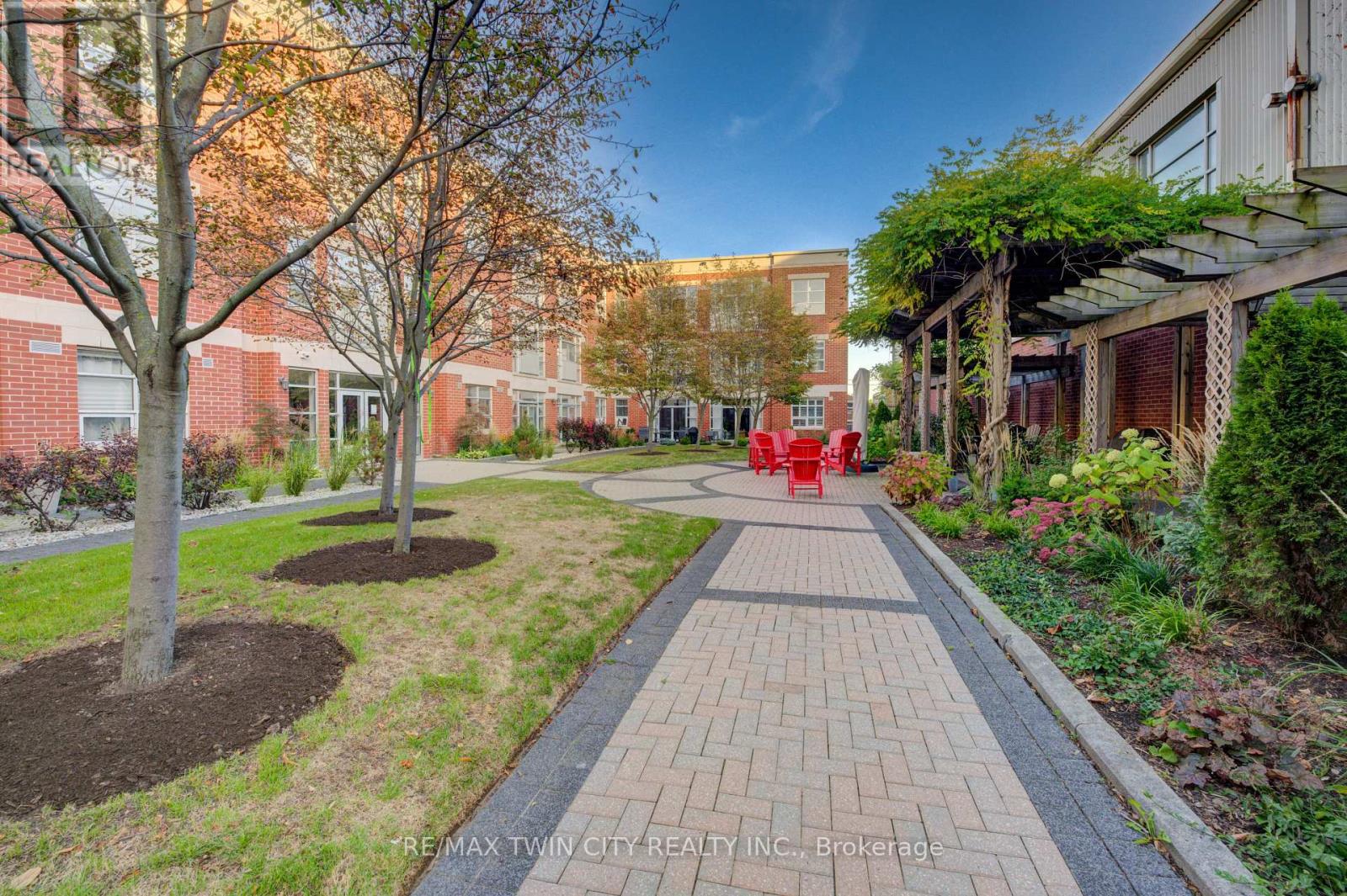 105 - 165 Duke Street E, Kitchener, Ontario  N2H 6T8 - Photo 16 - X12945556