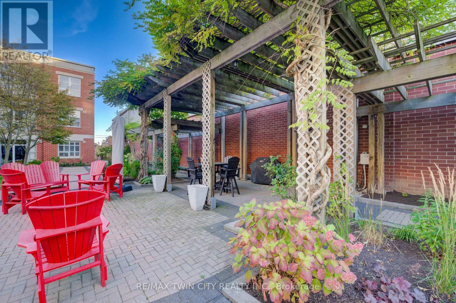 105 - 165 Duke Street E, Kitchener, Ontario  N2H 6T8 - Photo 17 - X12945556