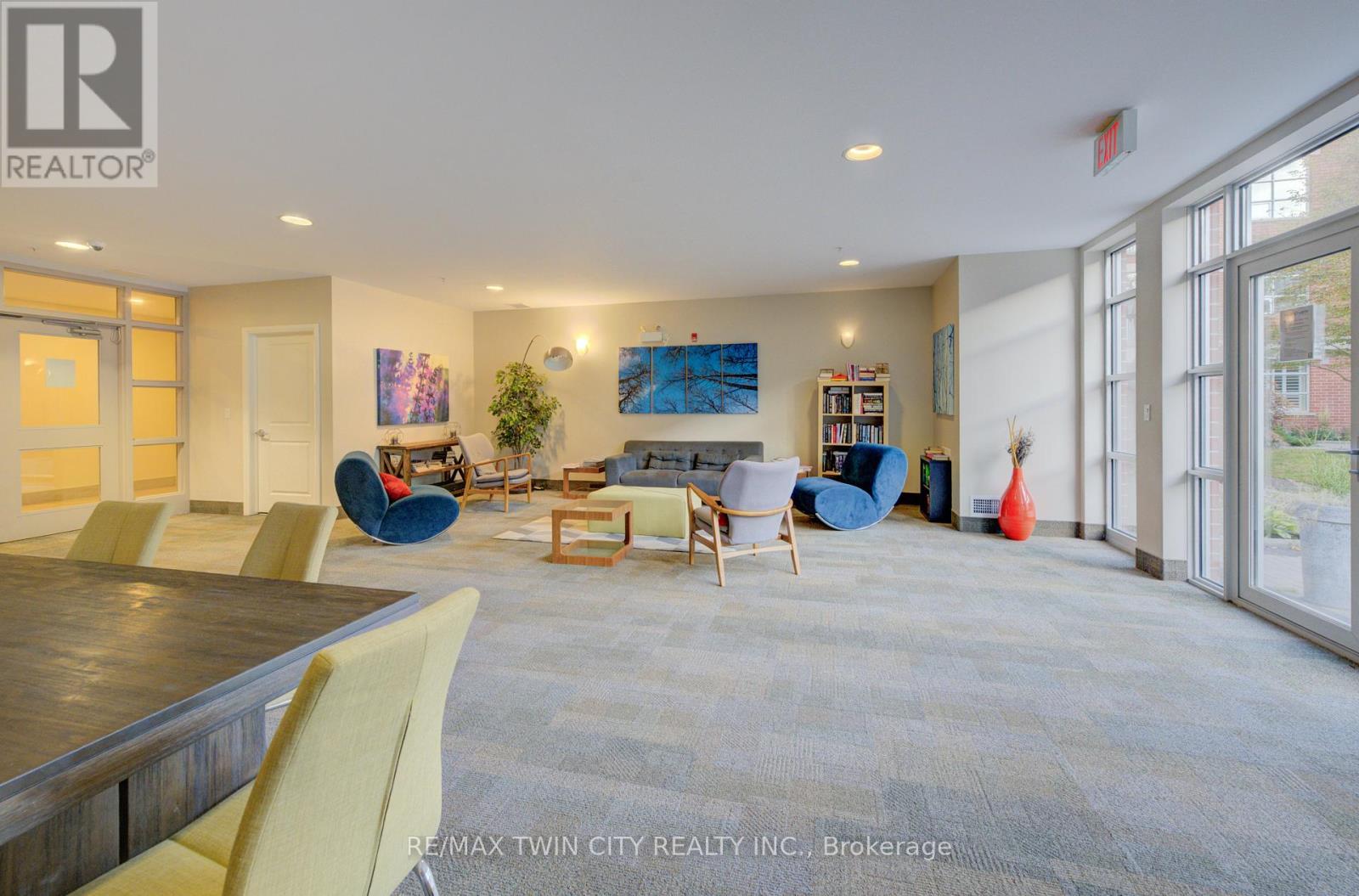 105 - 165 Duke Street E, Kitchener, Ontario  N2H 6T8 - Photo 18 - X12945556