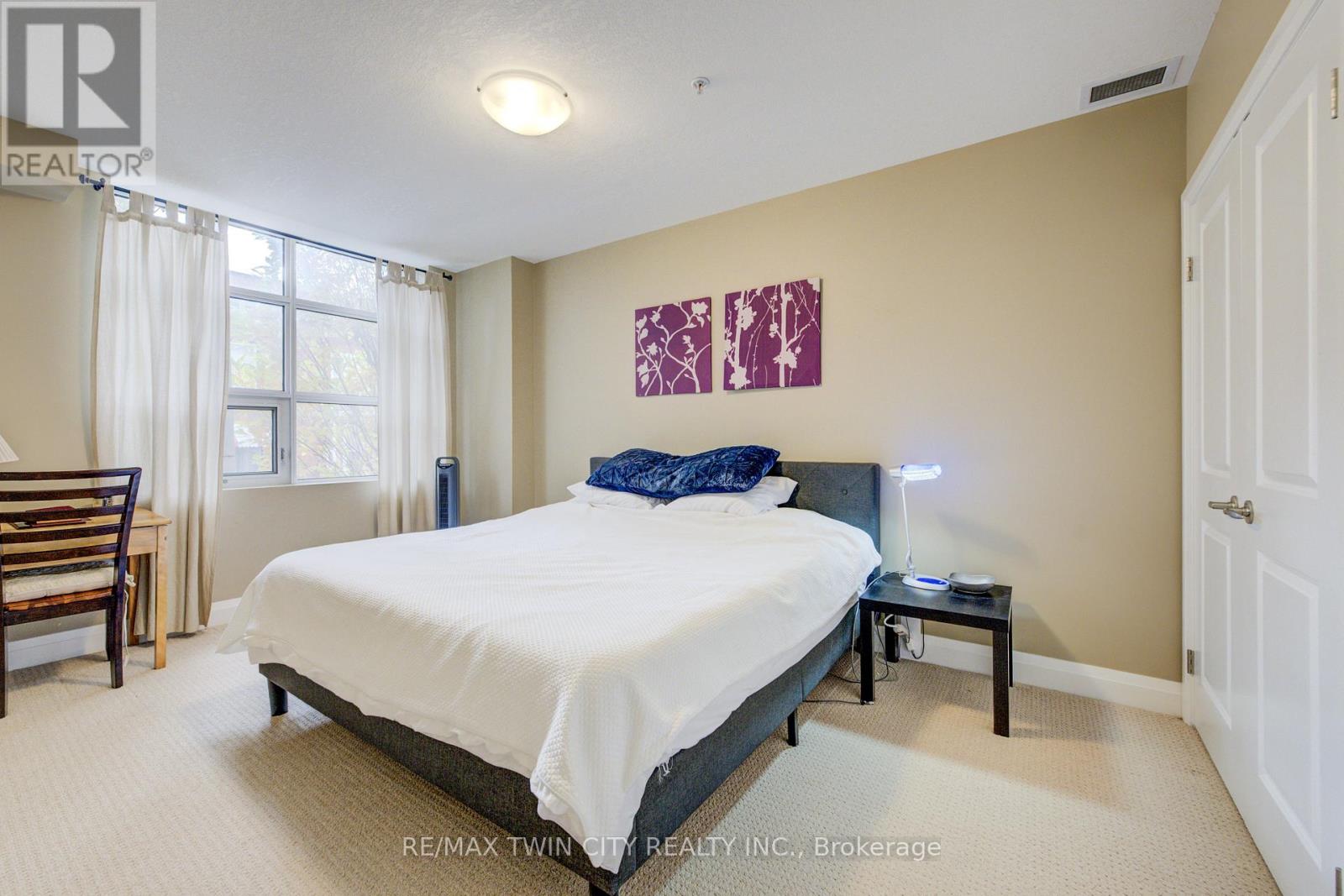 105 - 165 Duke Street E, Kitchener, Ontario  N2H 6T8 - Photo 7 - X12945556