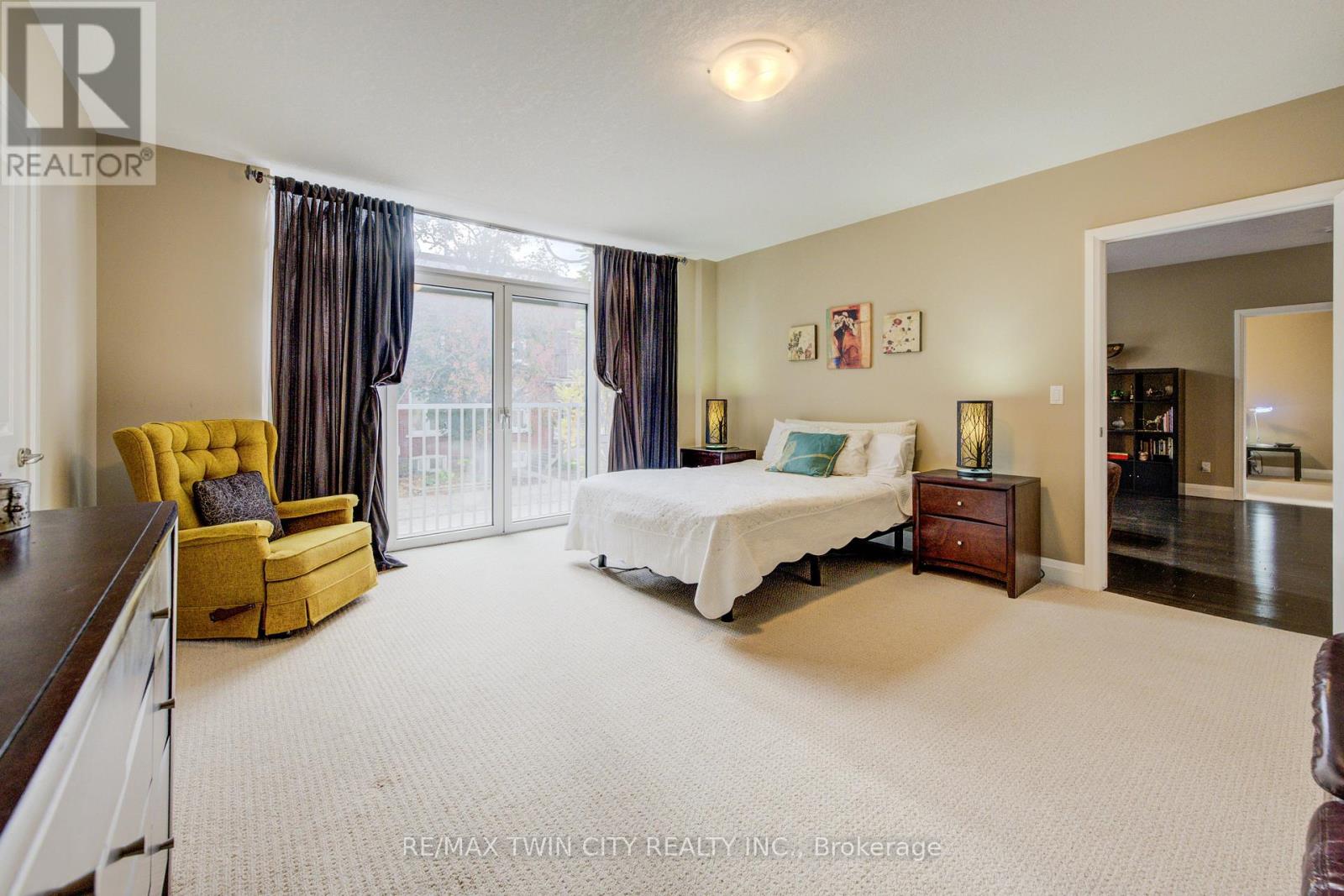 105 - 165 Duke Street E, Kitchener, Ontario  N2H 6T8 - Photo 9 - X12945556