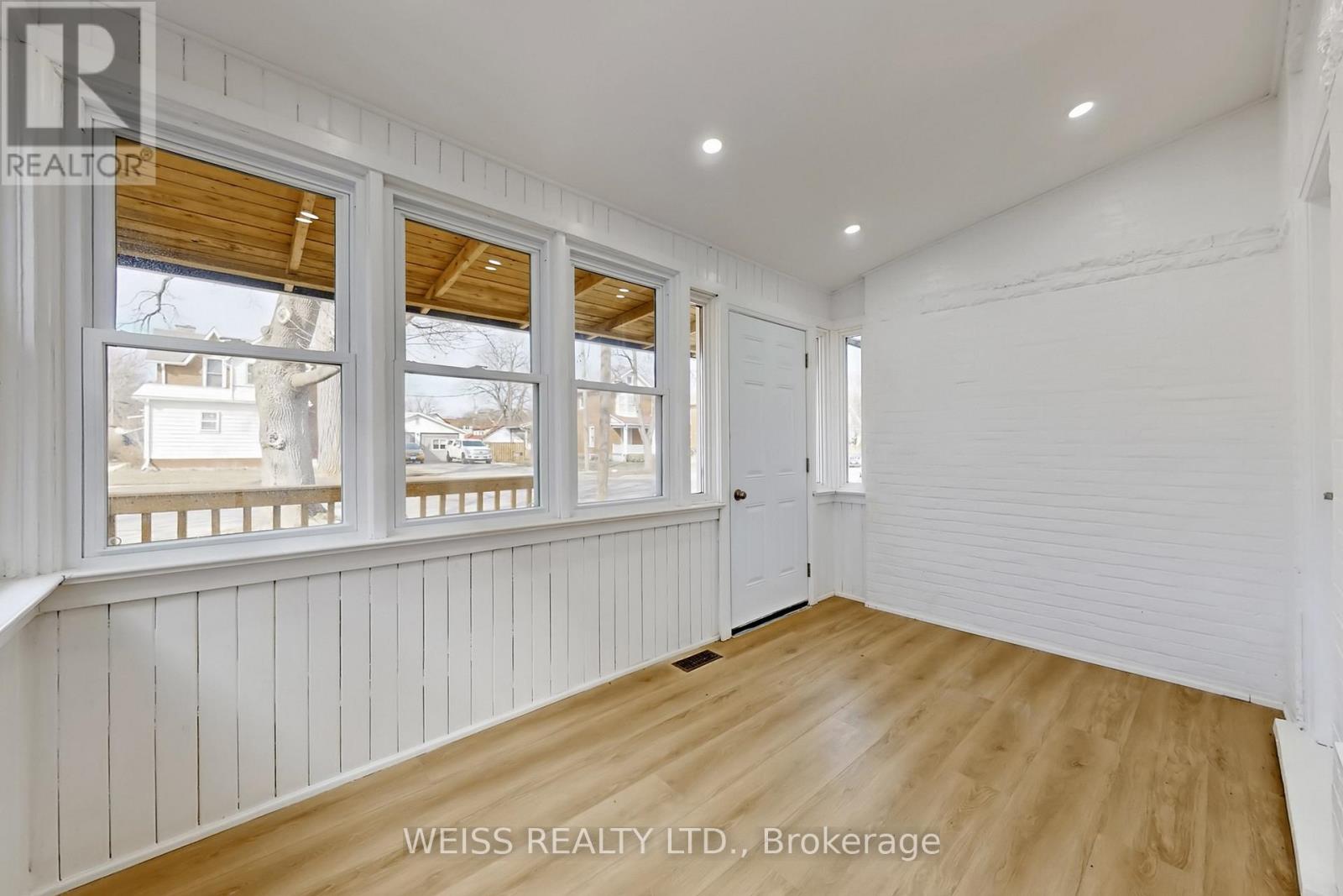 181 Talbot Street N, Norfolk, Ontario  N3Y 3W8 - Photo 2 - X12945558